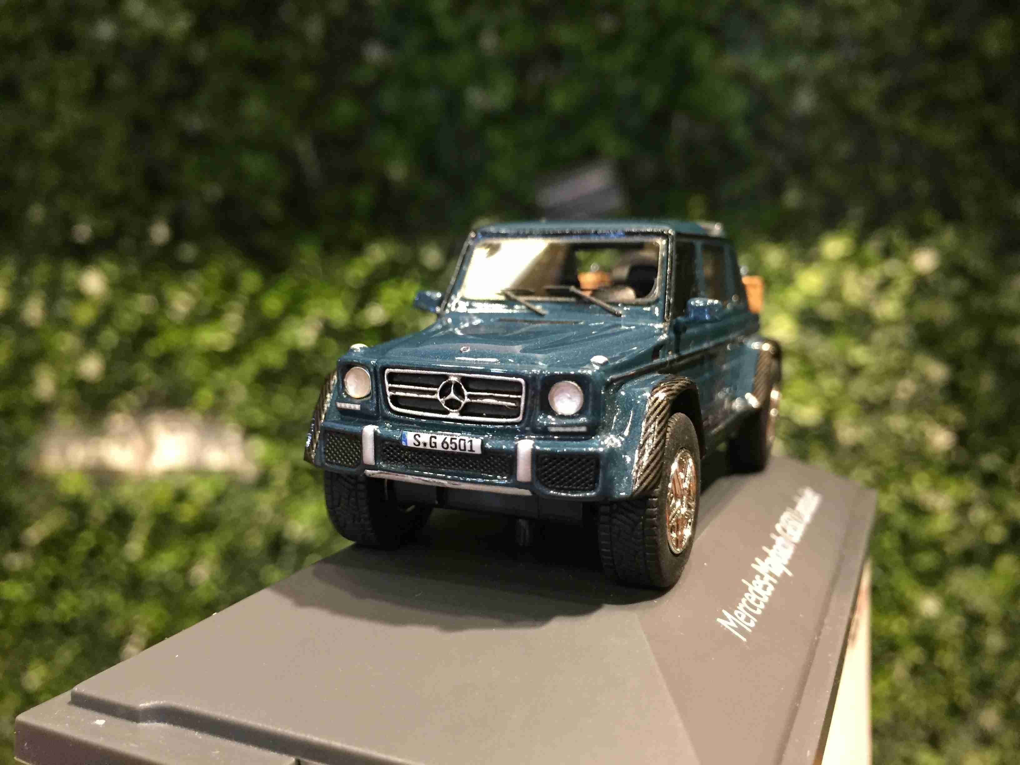 1/64 Schuco Mercedes-Maybach G650 452001300【MGM】