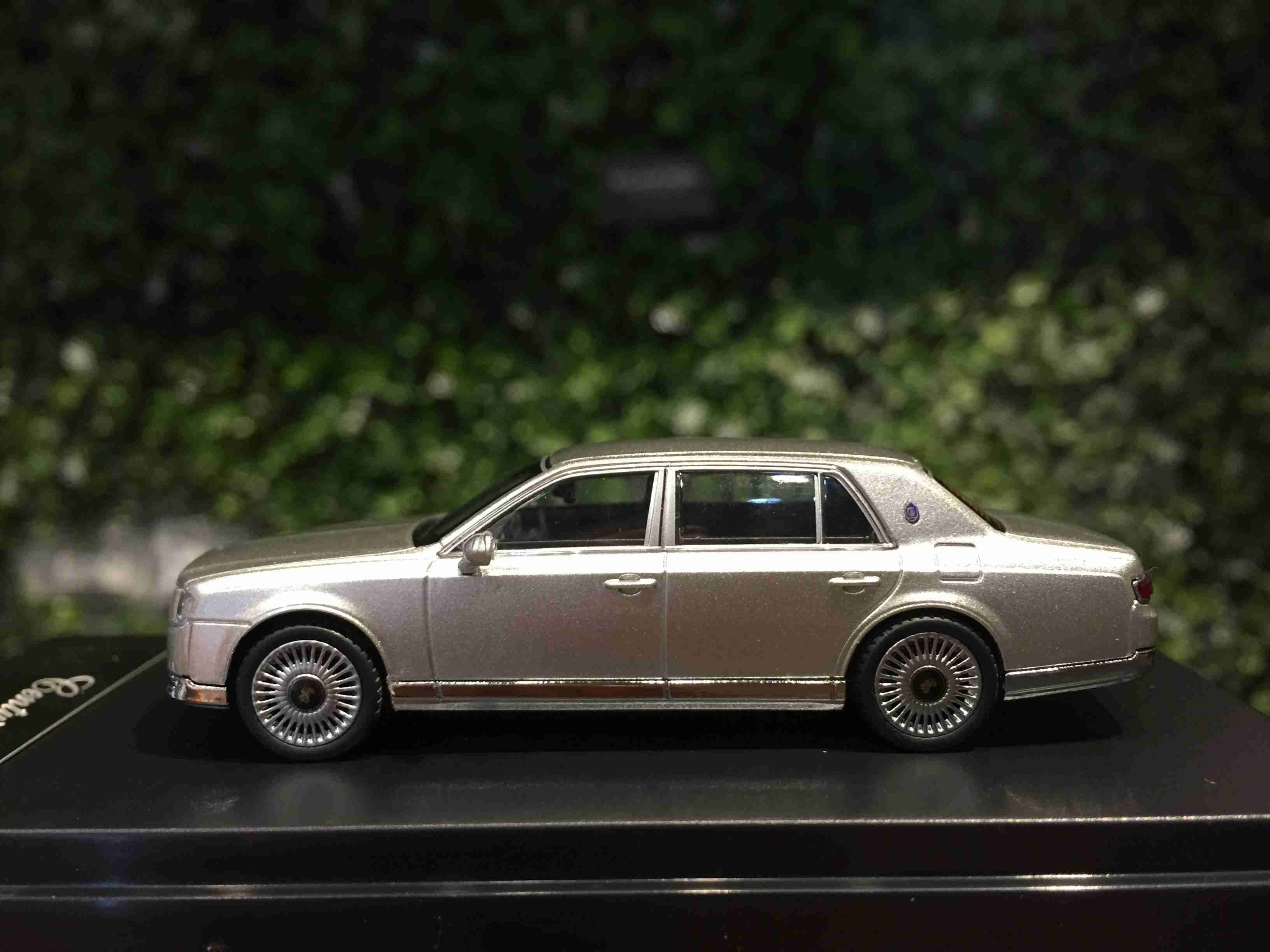 1/64 LCD Models Toyota Century Silver LCD64021SL【MGM】