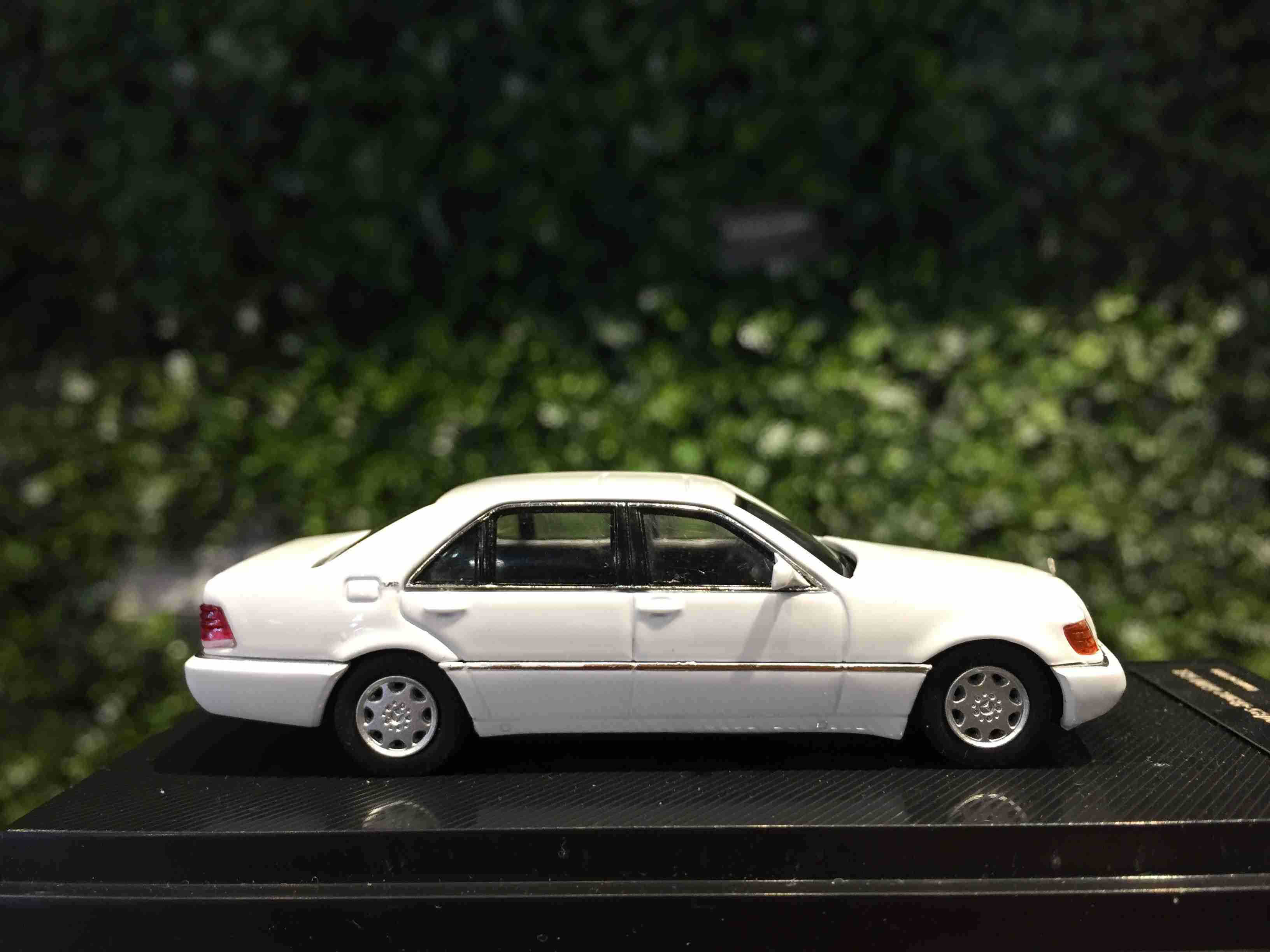 1/64 GLM Mercedes-Benz S-Class 600SEL (W140) White【MGM】