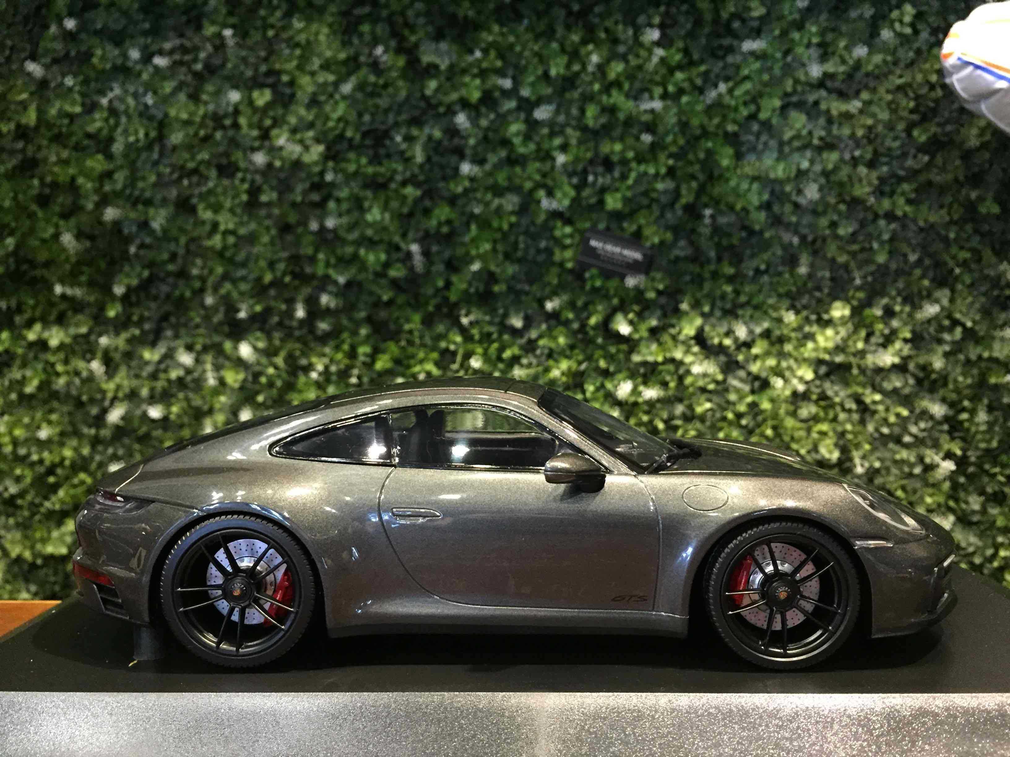 1/18 Minichamps Porsche 911 (992) Carrera GTS 155063101【MGM】