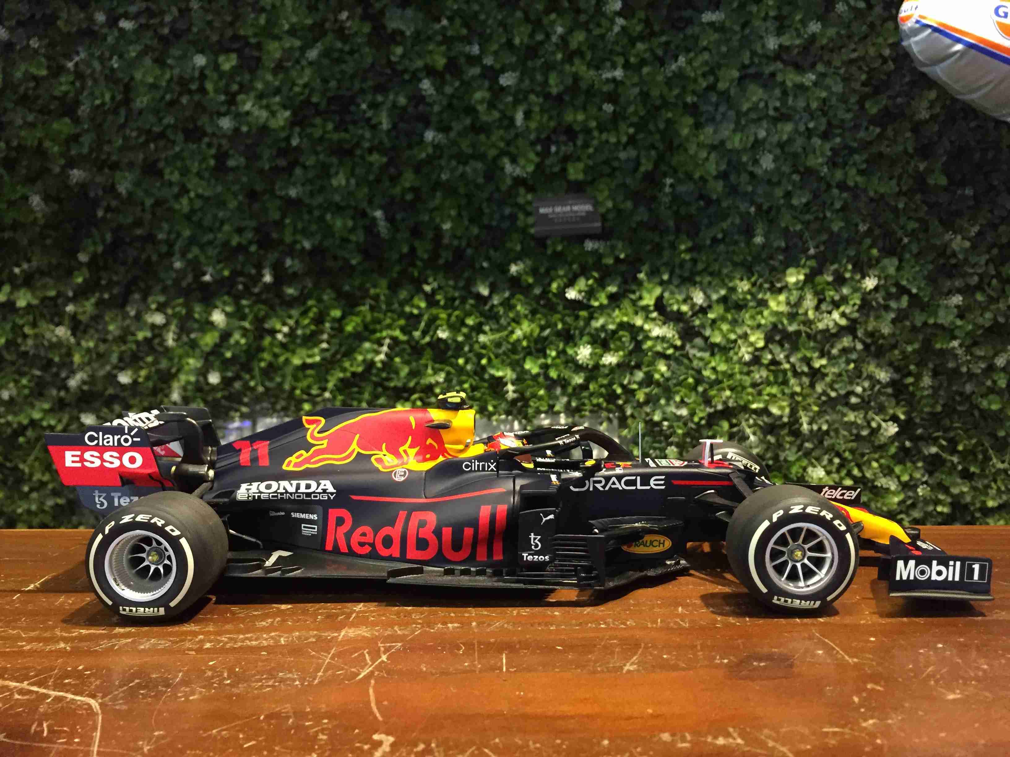 1/18 Minichamps Red Bull RB16B Sergio Perez 110210811【MGM】