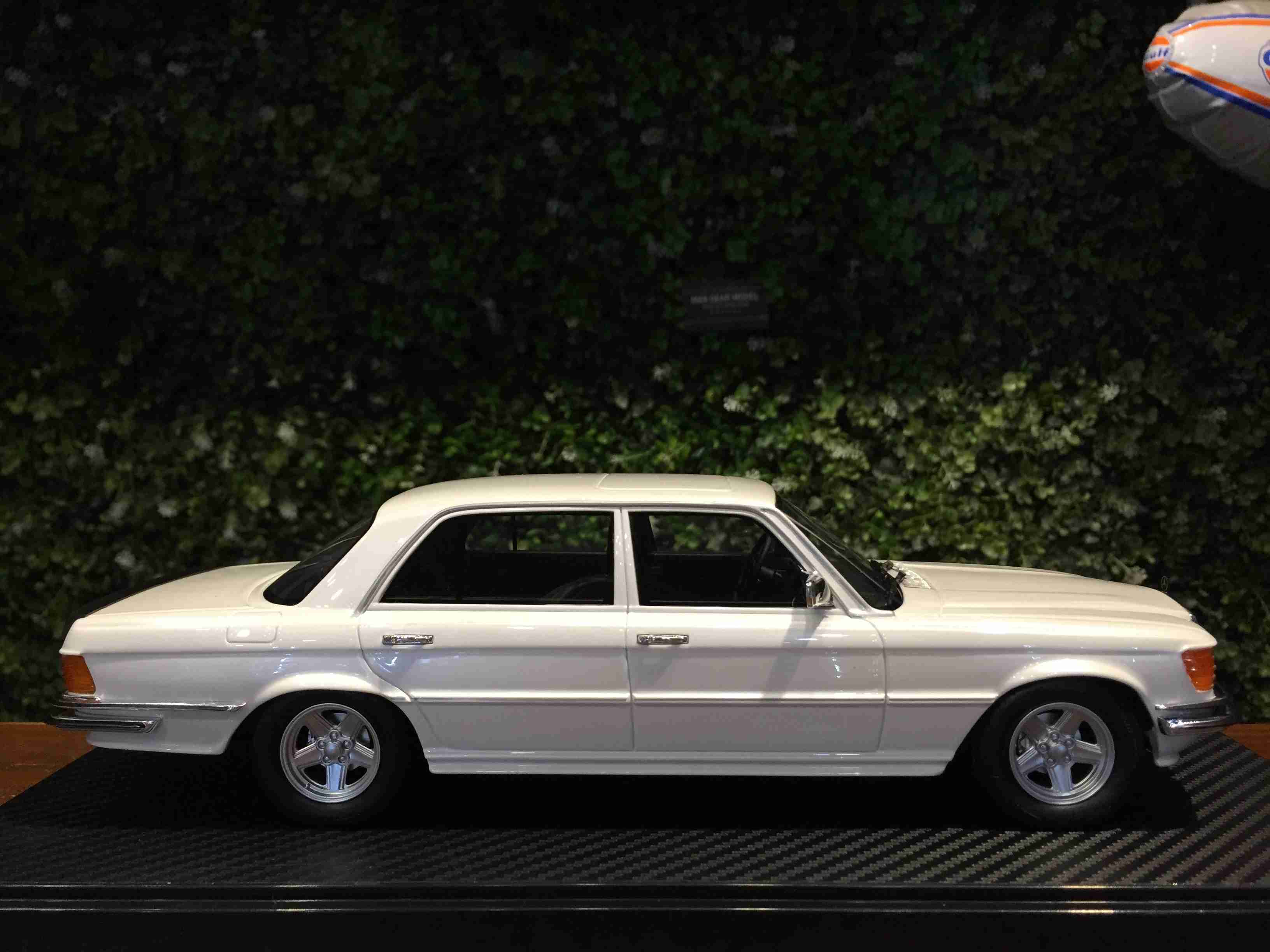 1/18 IVY Mercedes-Benz 450 SEL 6.9 AMG White IM1803C【MGM】