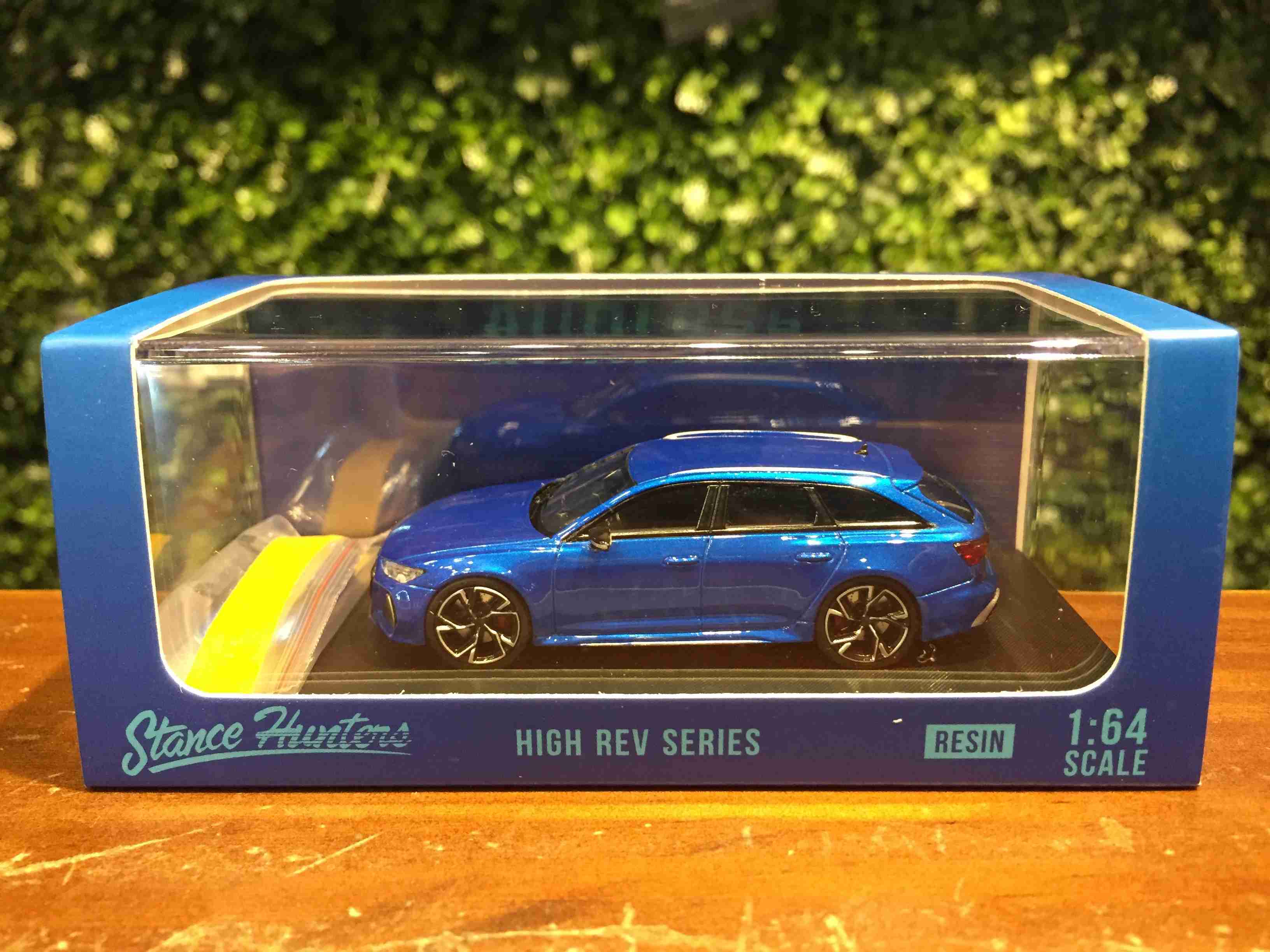 1/64 StanceHunter Audi RS6 Avant (C8) Sepang Blue【MGM】