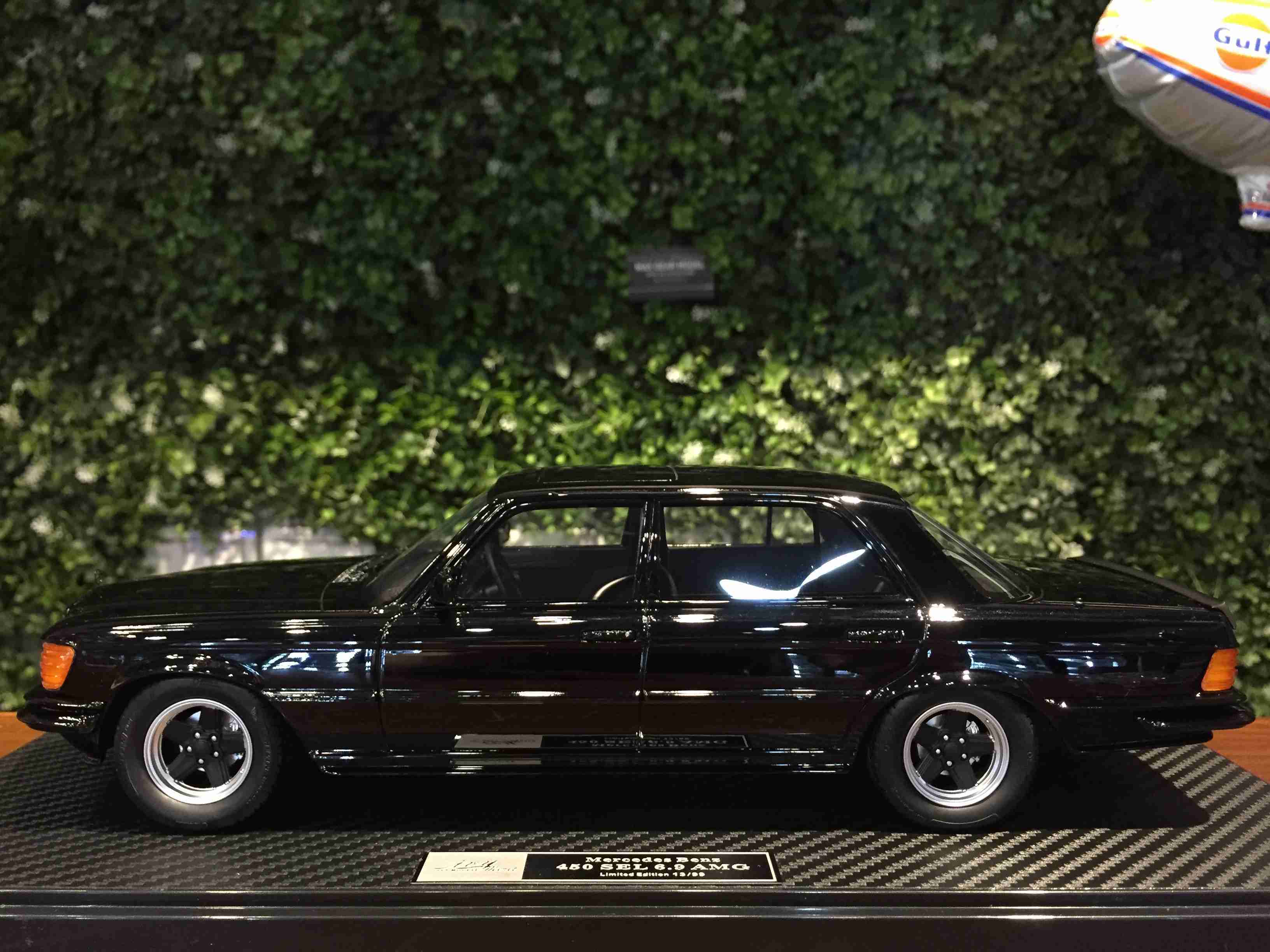 1/18 IVY Mercedes-Benz 450 SEL 6.9 AMG Black IM1803A【MGM】