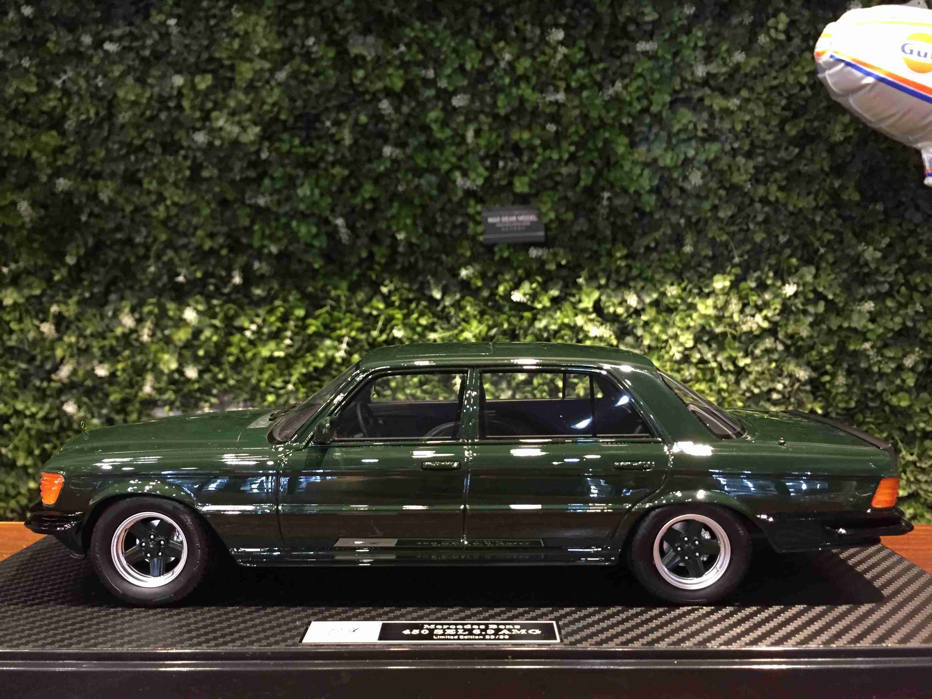 1/18 IVY Mercedes-Benz 450 SEL 6.9 AMG Green IM1803E【MGM】