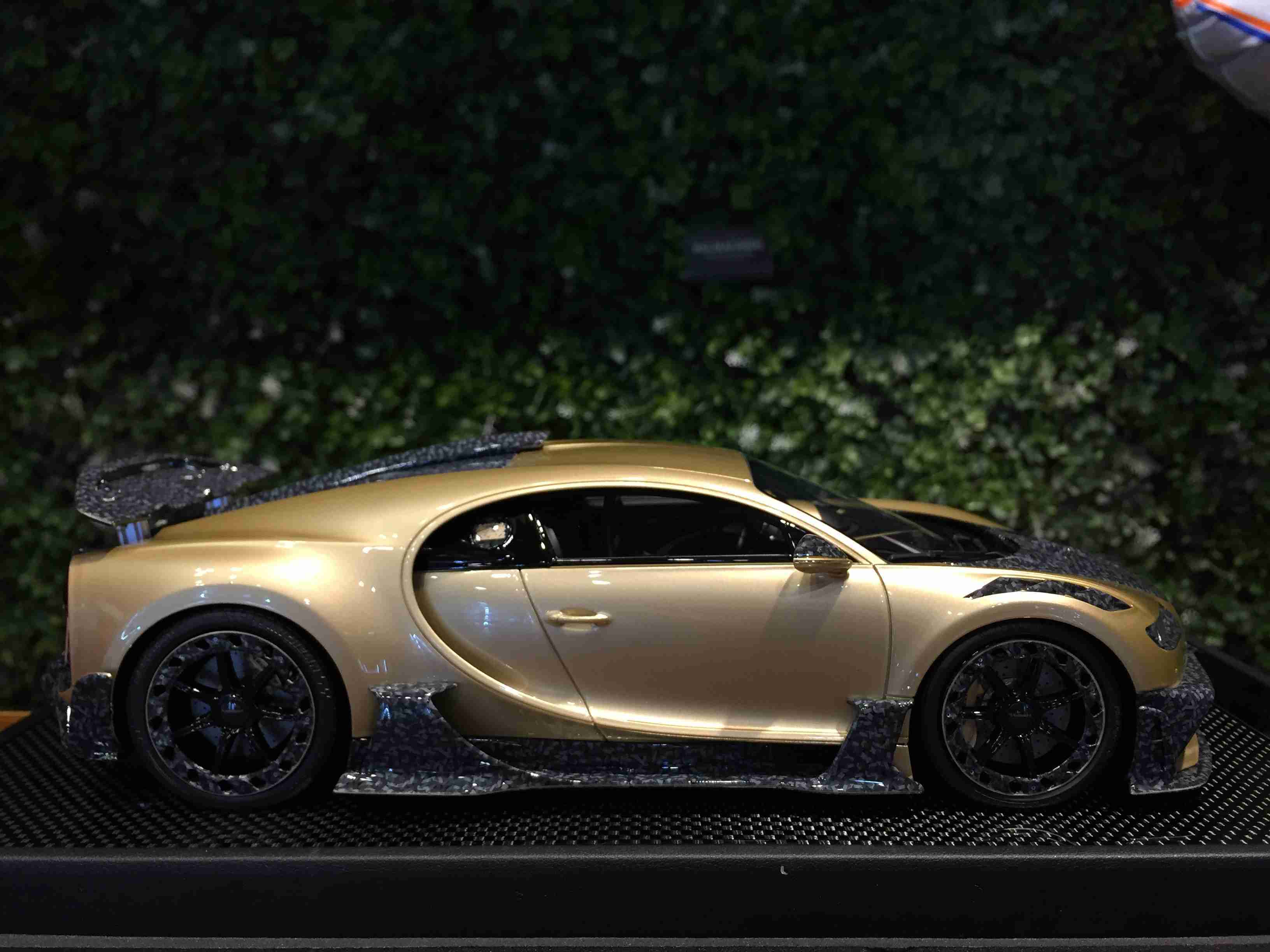 1/18 Mansory Centuria Bugatti Chiron Gold MY18CECG【MGM】