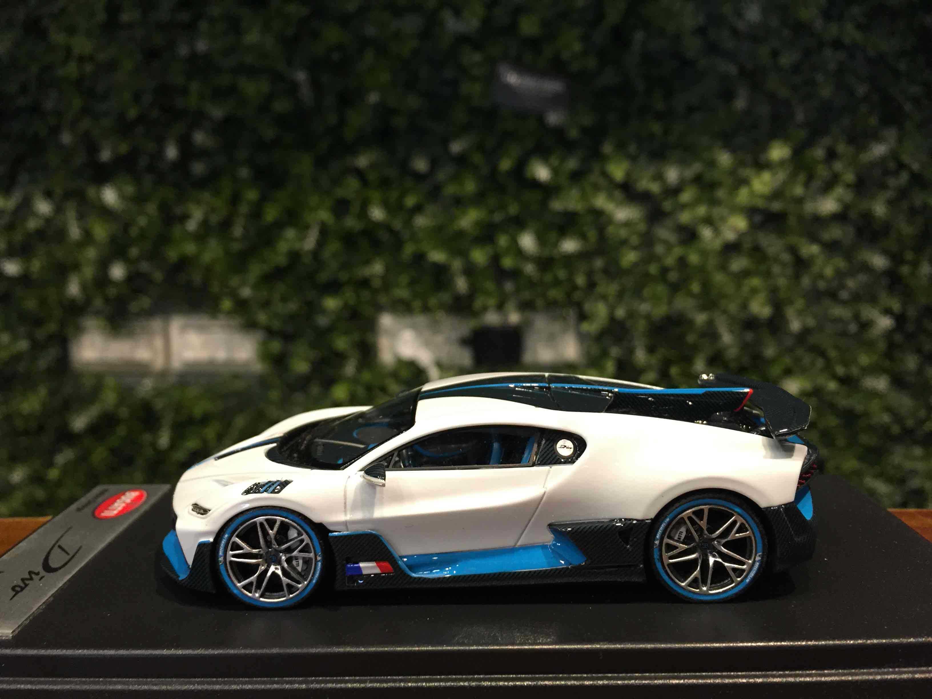 1/43 LookSmart Bugatti Divo Quartz White Glossy LS497B【MGM】