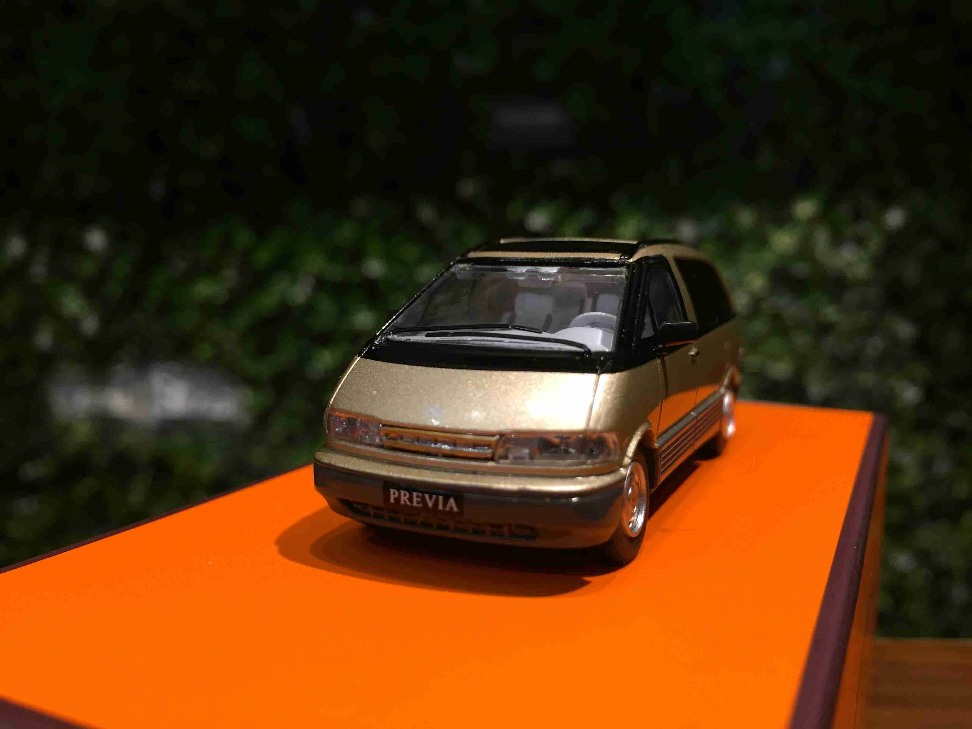 1/64 GCD Toyota Previa Metallic Gold KS016109【MGM】