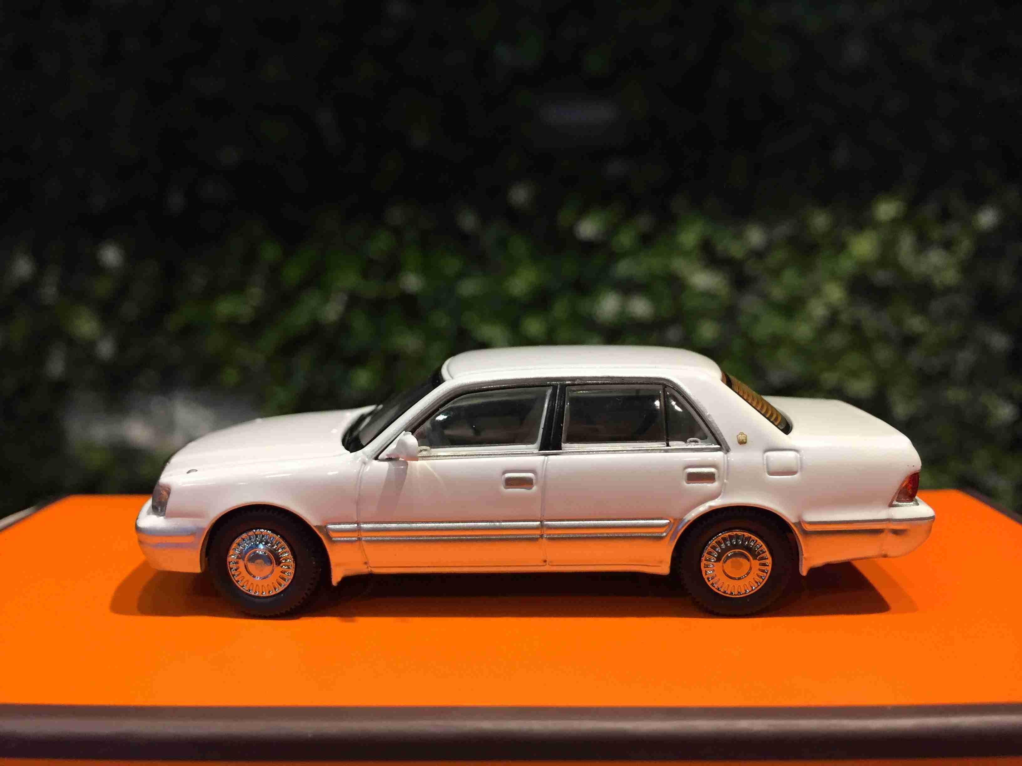 1/64 GCD Toyota Crown (JZS155) White KS01268【MGM】