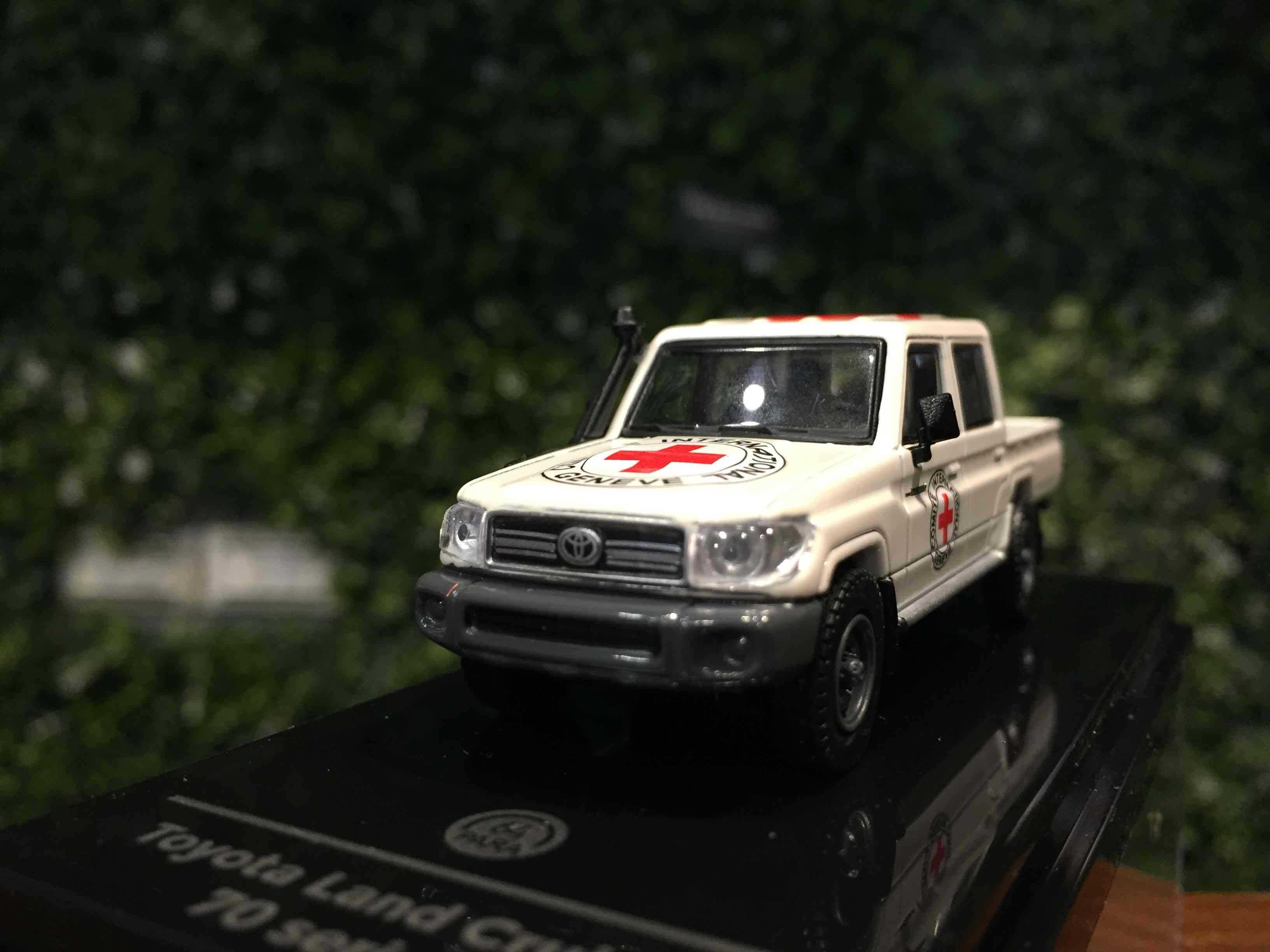 1/64 Paragon Toyota Land Cruiser LC79 Red Cross PA55683【MGM】