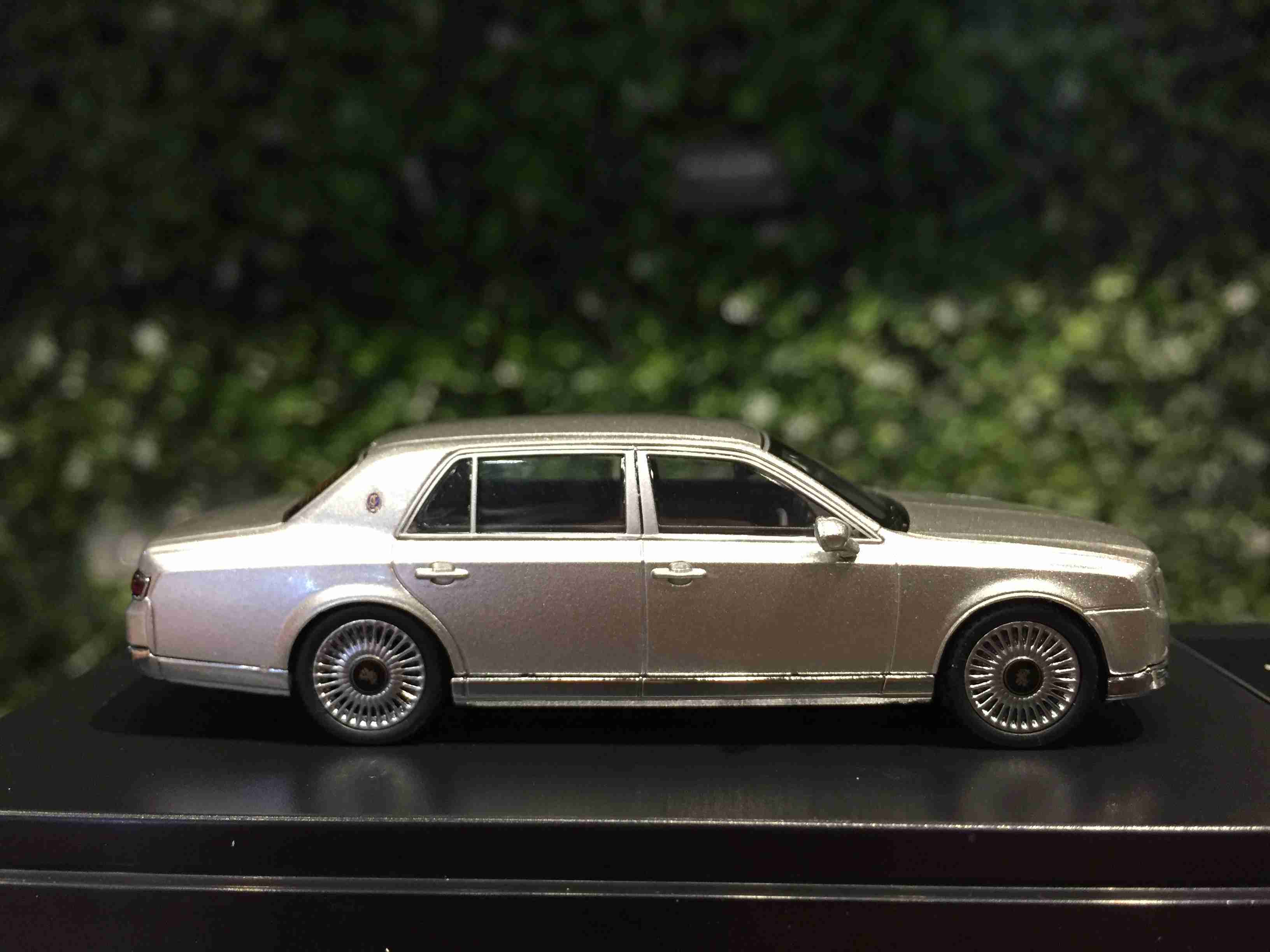 1/64 LCD Models Toyota Century Silver LCD64021SL【MGM】