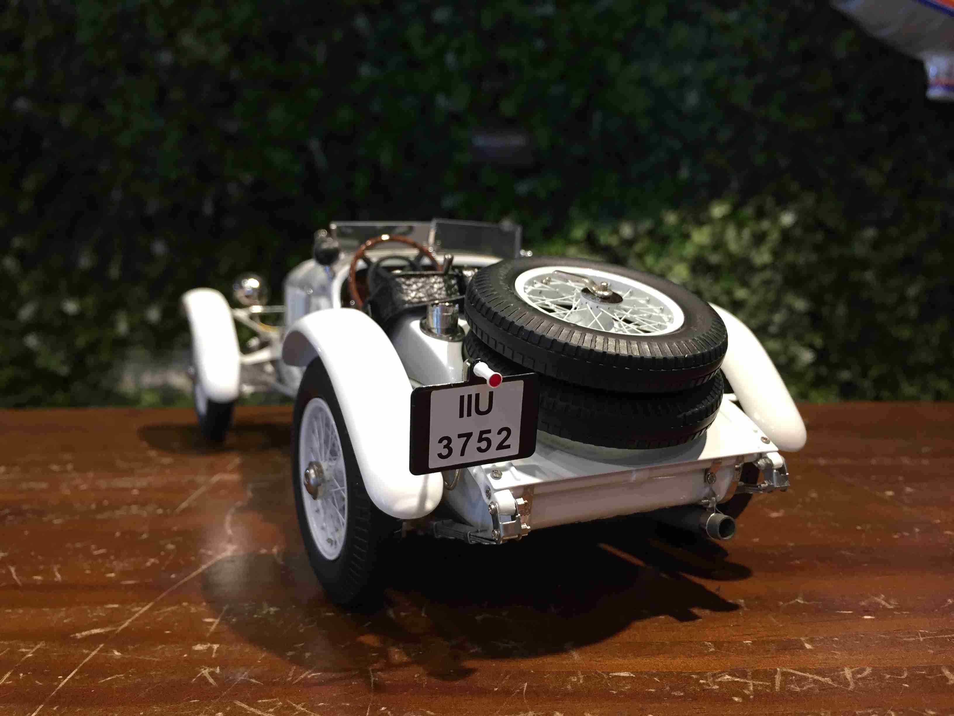 1/18 CMC Mercedes-Benz SSK 1928 White M190【MGM】