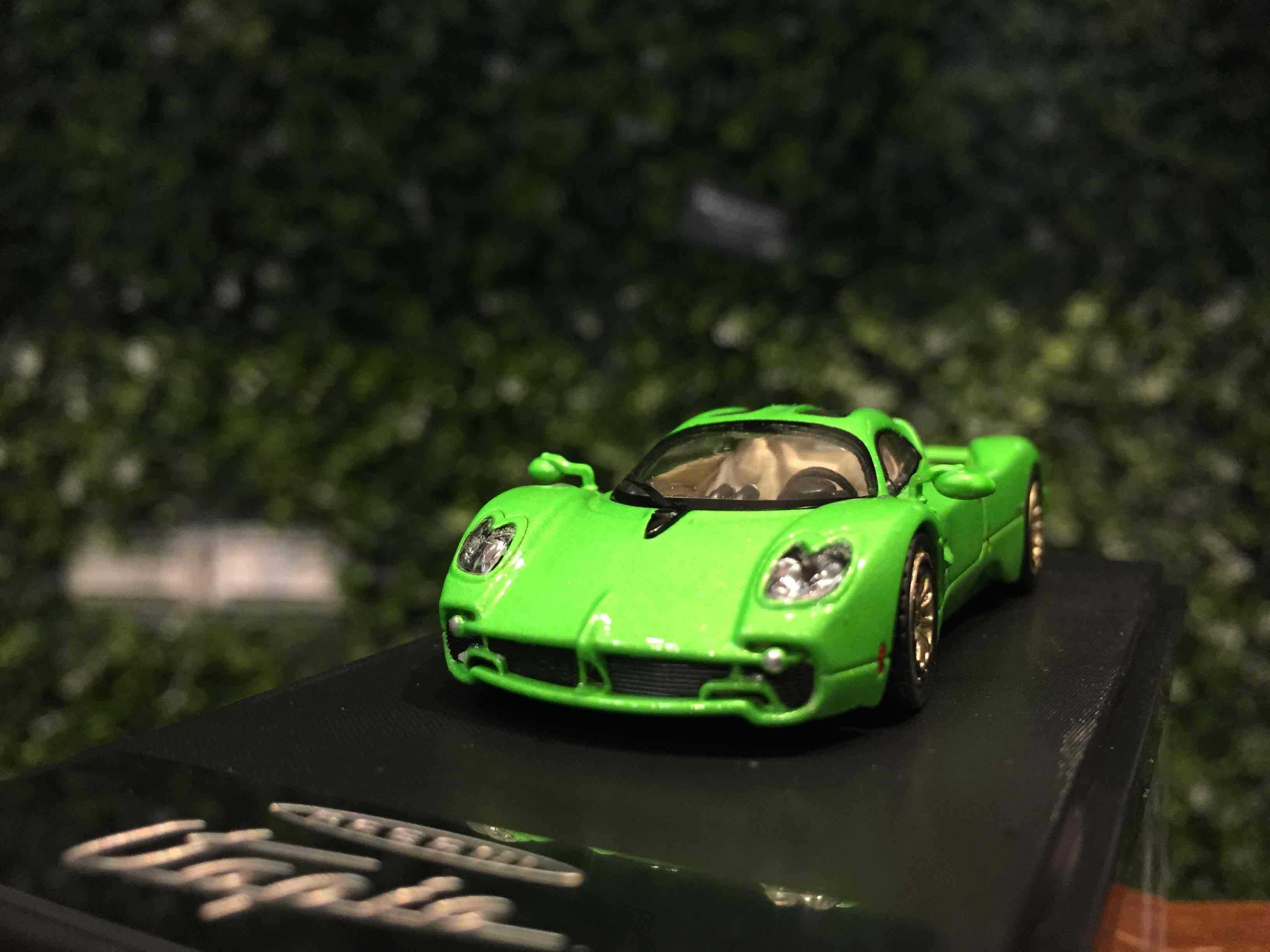 1/64 RhinoModel Pagani Utopia Blue【MGM】