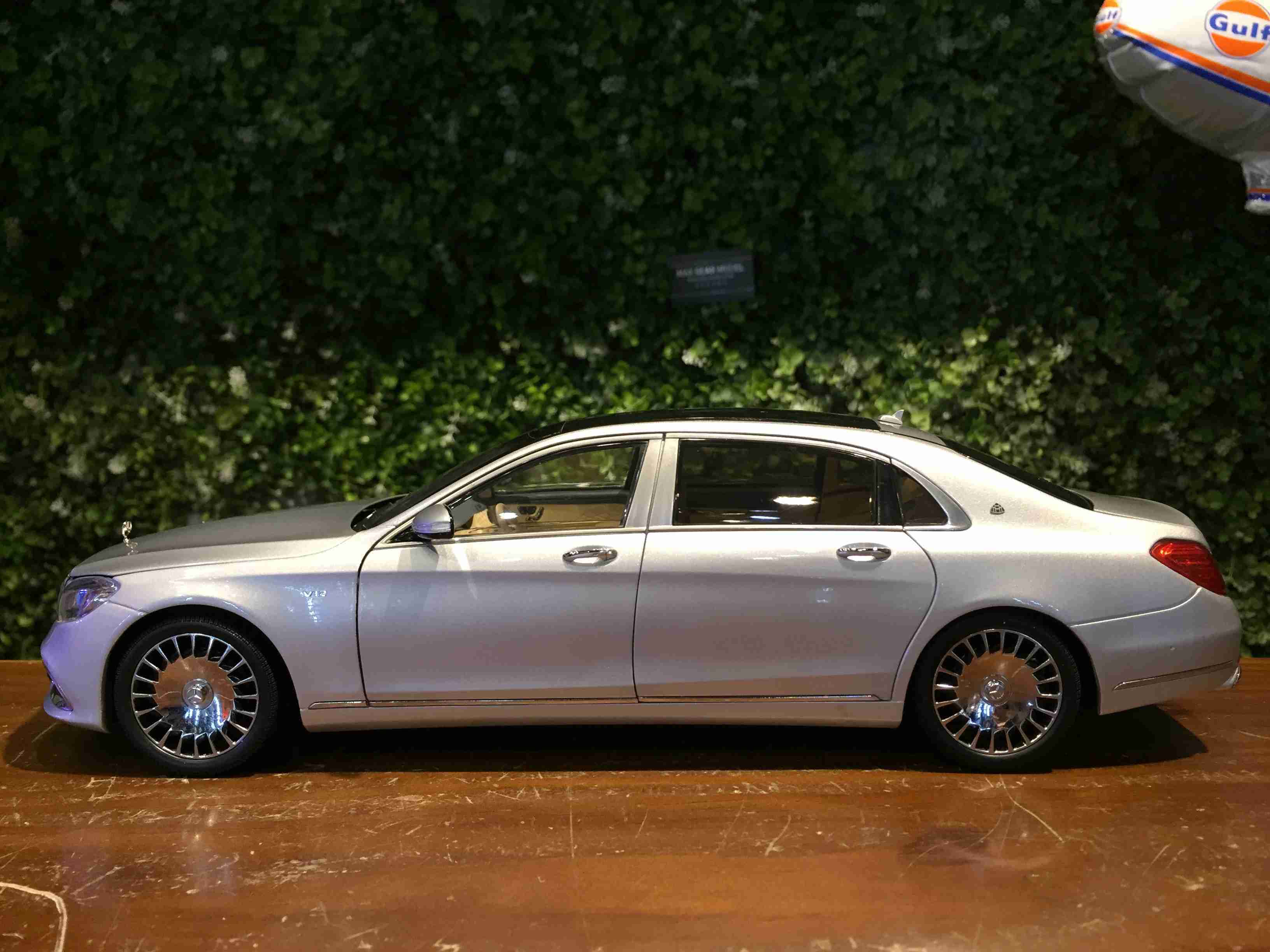 1/18 Almost Real Mercedes-Maybach S-Class S650 820113【MGM】