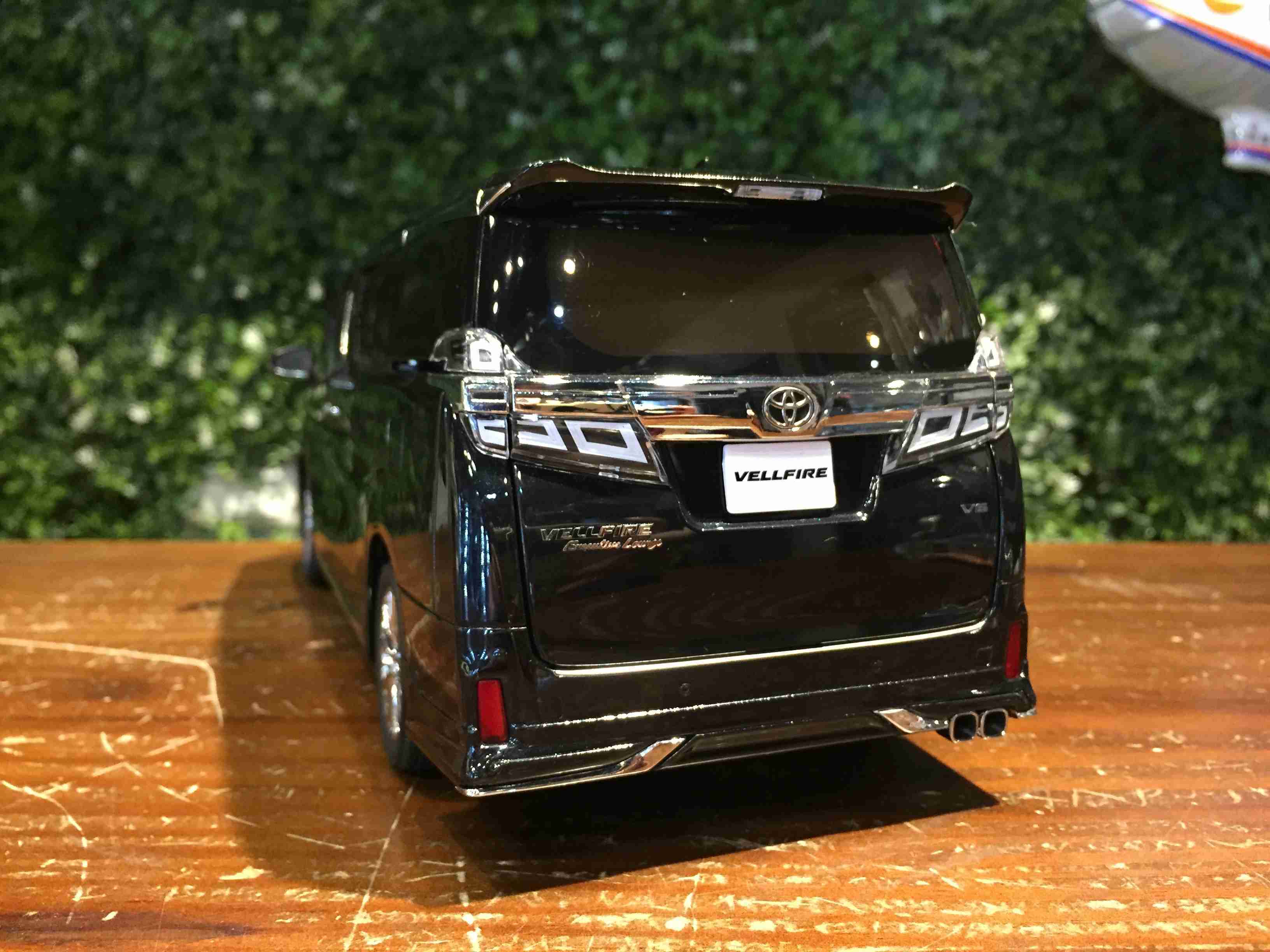 1/18 KengFai Toyota Vellfire (30) ZG Black KF0301【MGM】