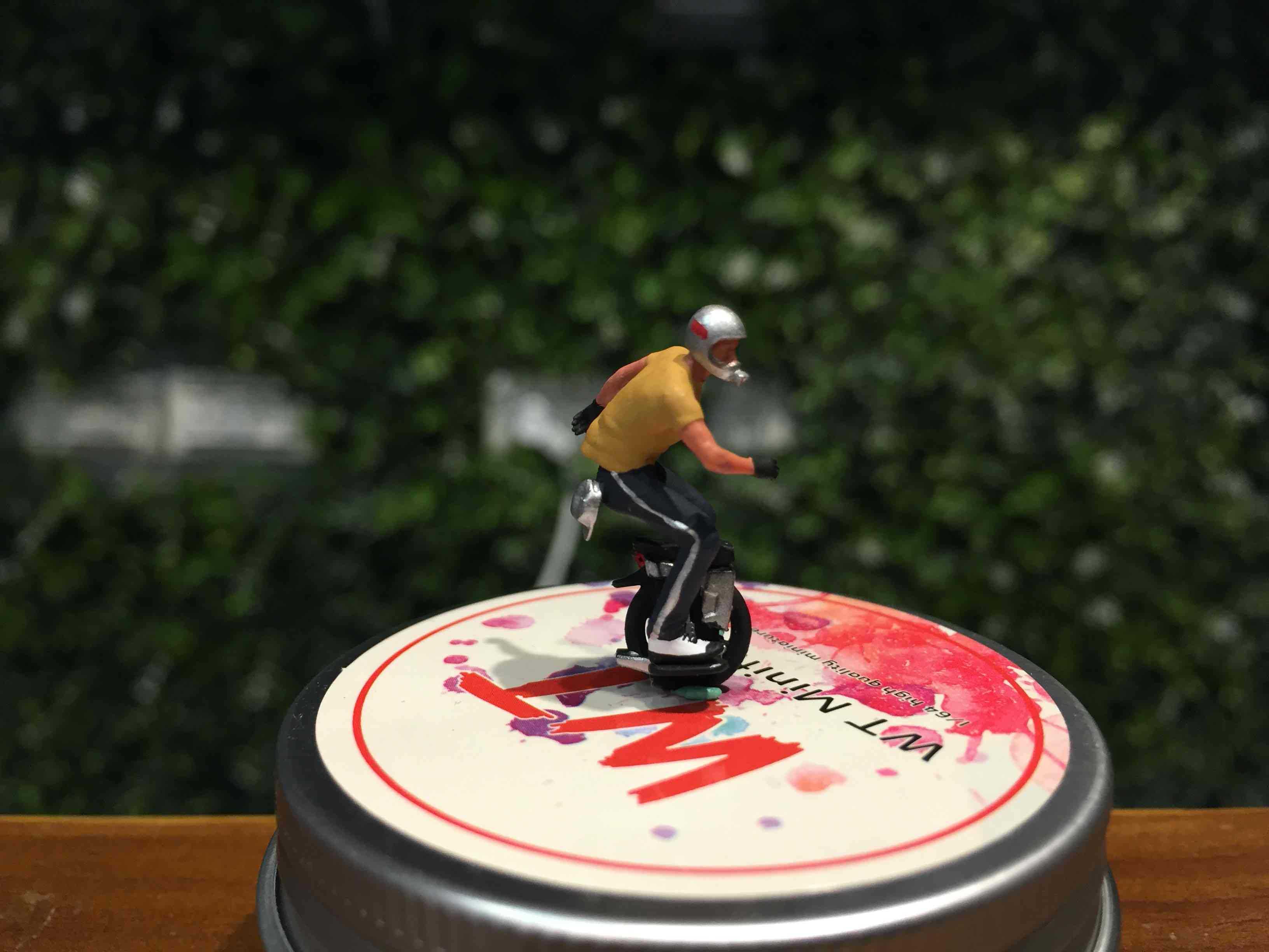 1/64 WT 街景人偶 Balance Bike Man Figure【MGM】