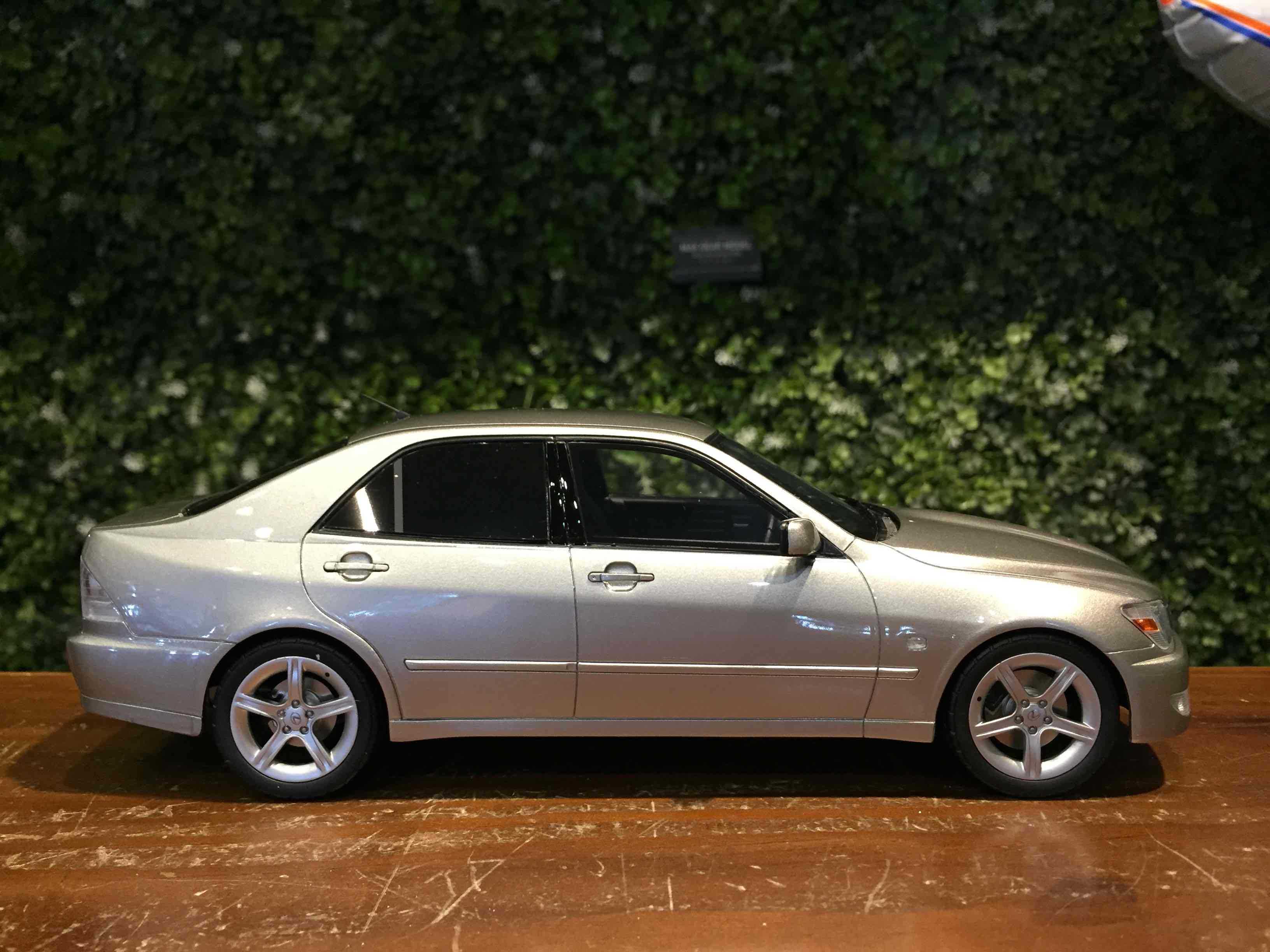 1/18 Otto Lexus IS200 Silver OT991【MGM】