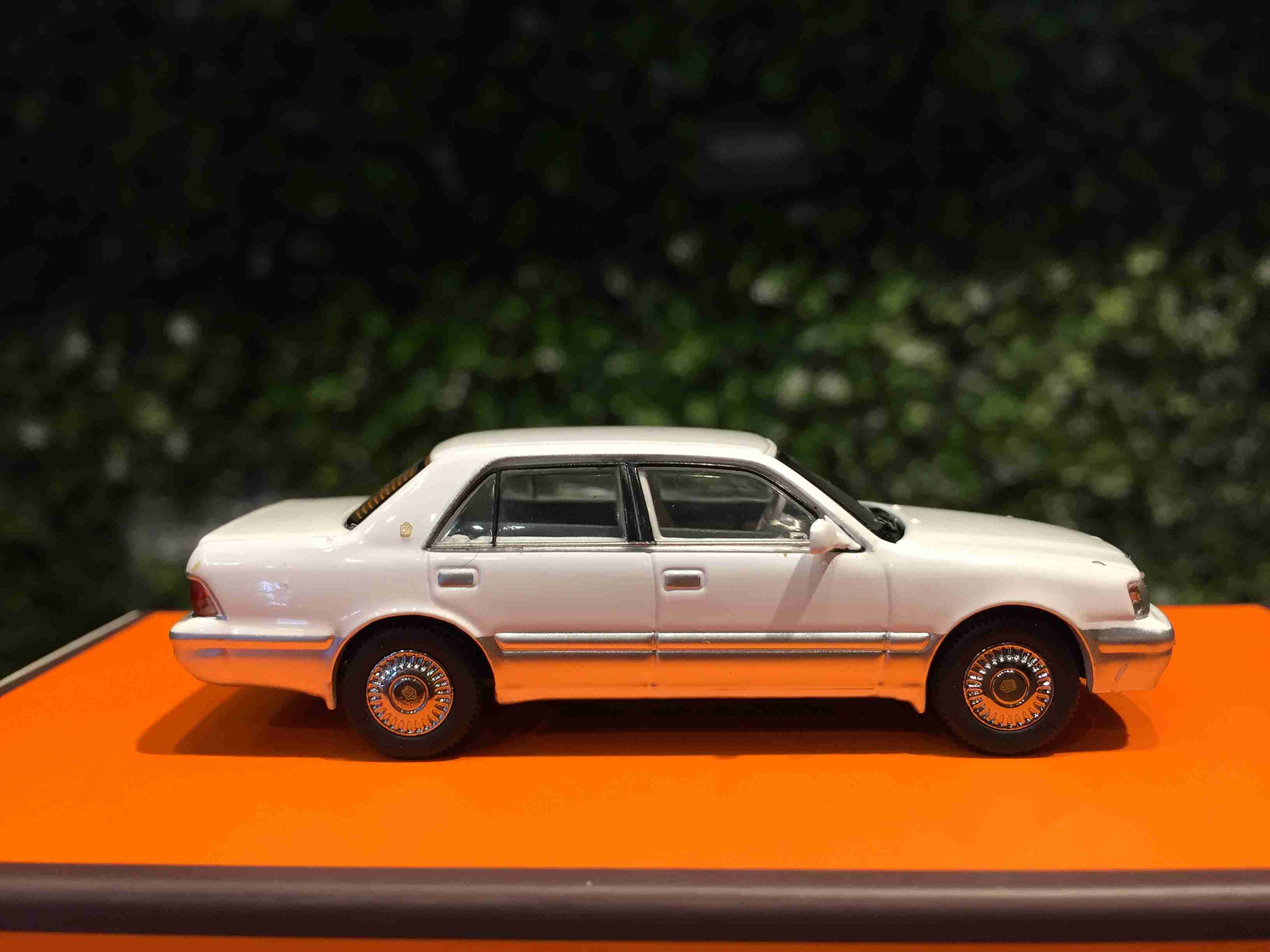 1/64 GCD Toyota Crown (JZS155) White KS01268【MGM】