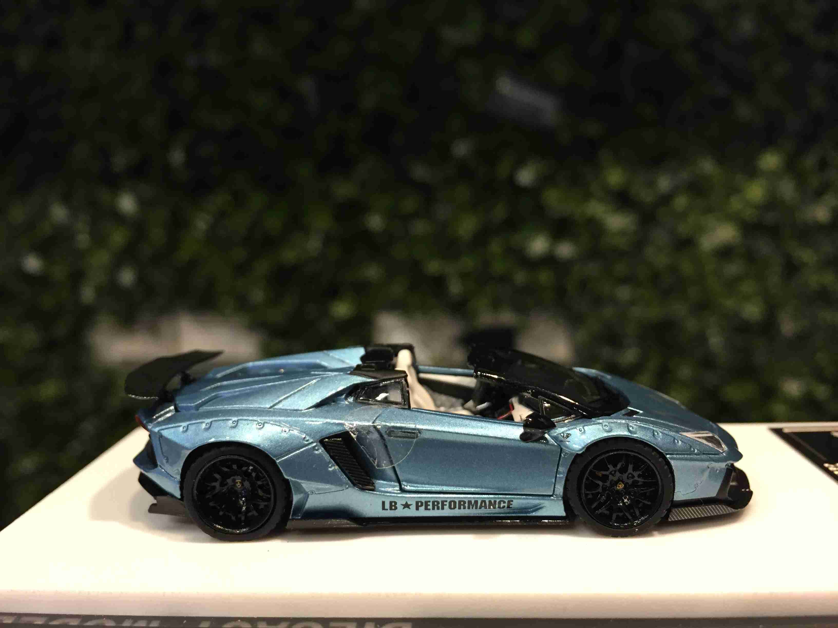 1/64 TPC LBWK Lamborghini Aventador Roadster Ice Blue/BK【MGM