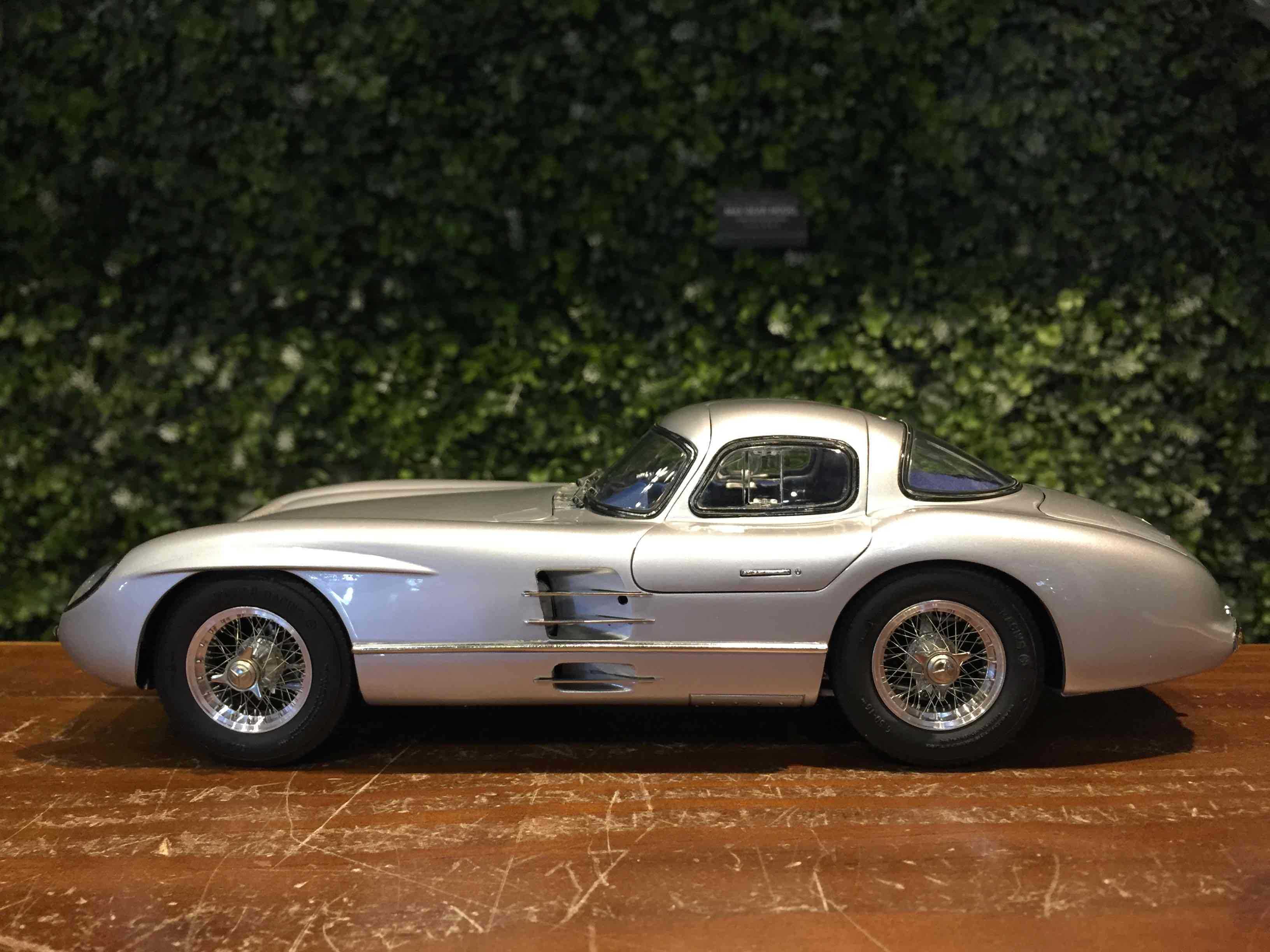 1/18 CMC Mercedes-Benz 300 SLR Coupe 1955 Silver M243【MGM】