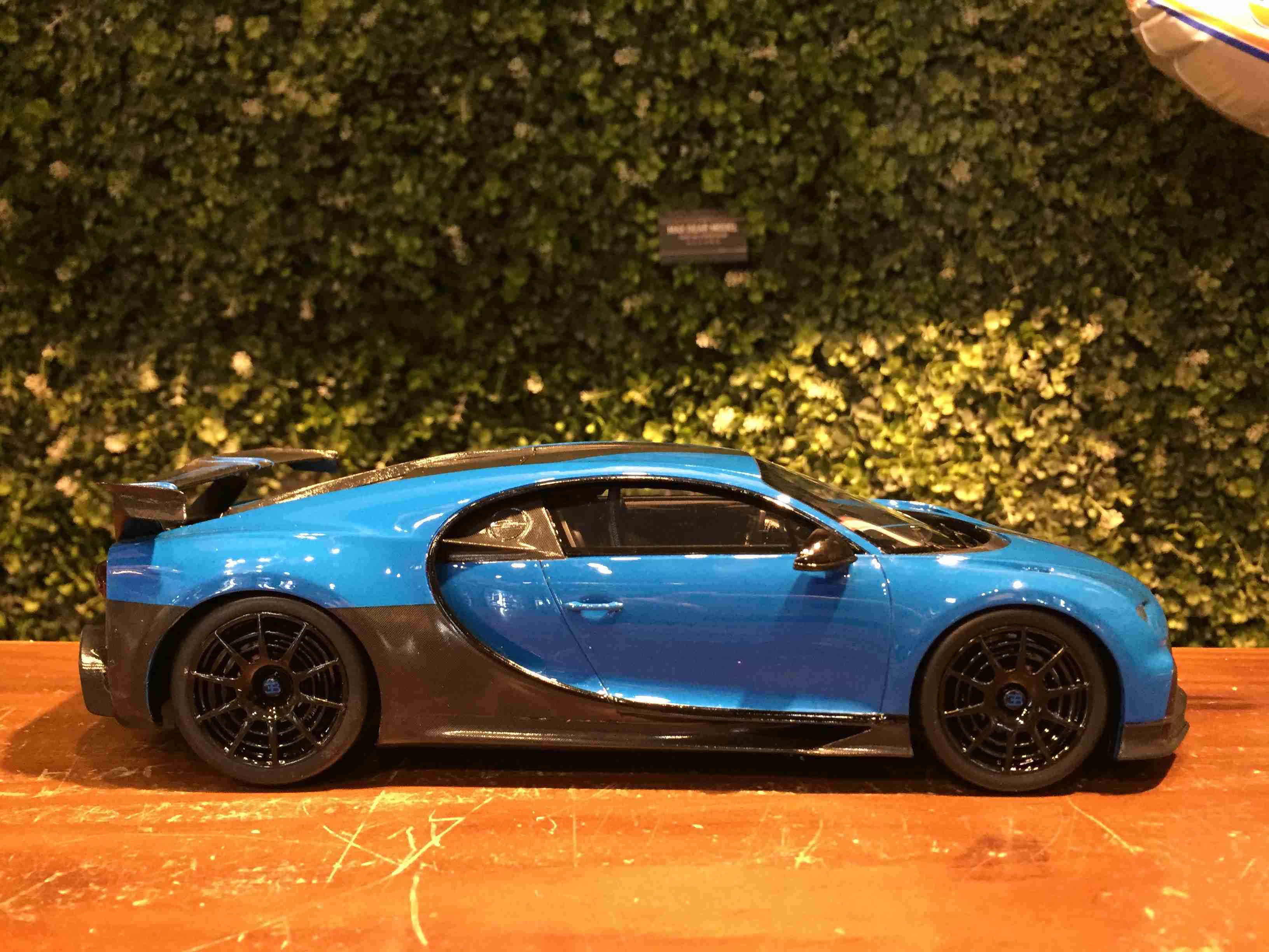 1/18 TopSpeed Bugatti Chiron Pur Sport Blue TS0373【MGM】
