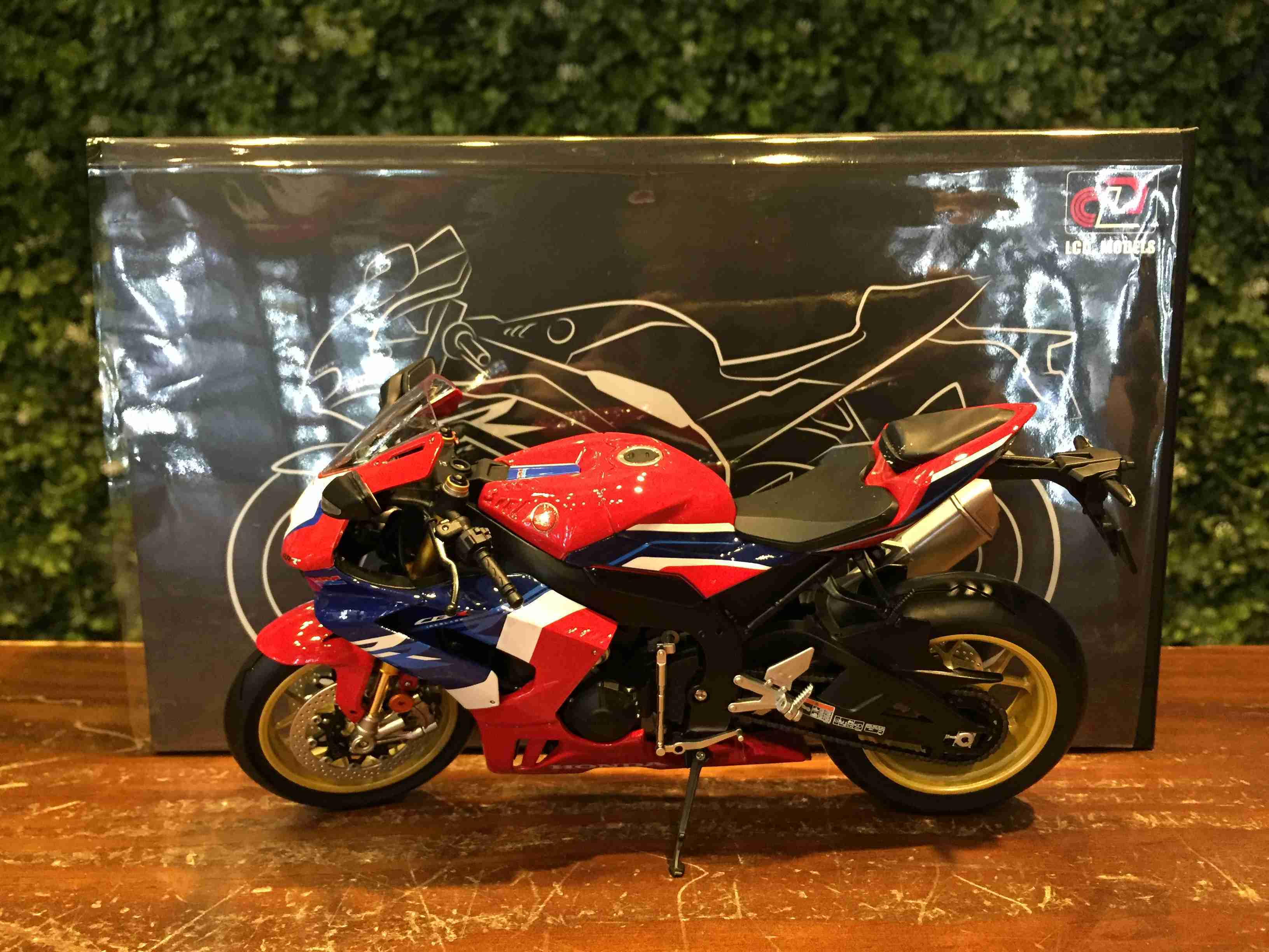 1/12 LCD Models Honda CBR1000RR-R Fireblade SP LCDM02RE【MGM】