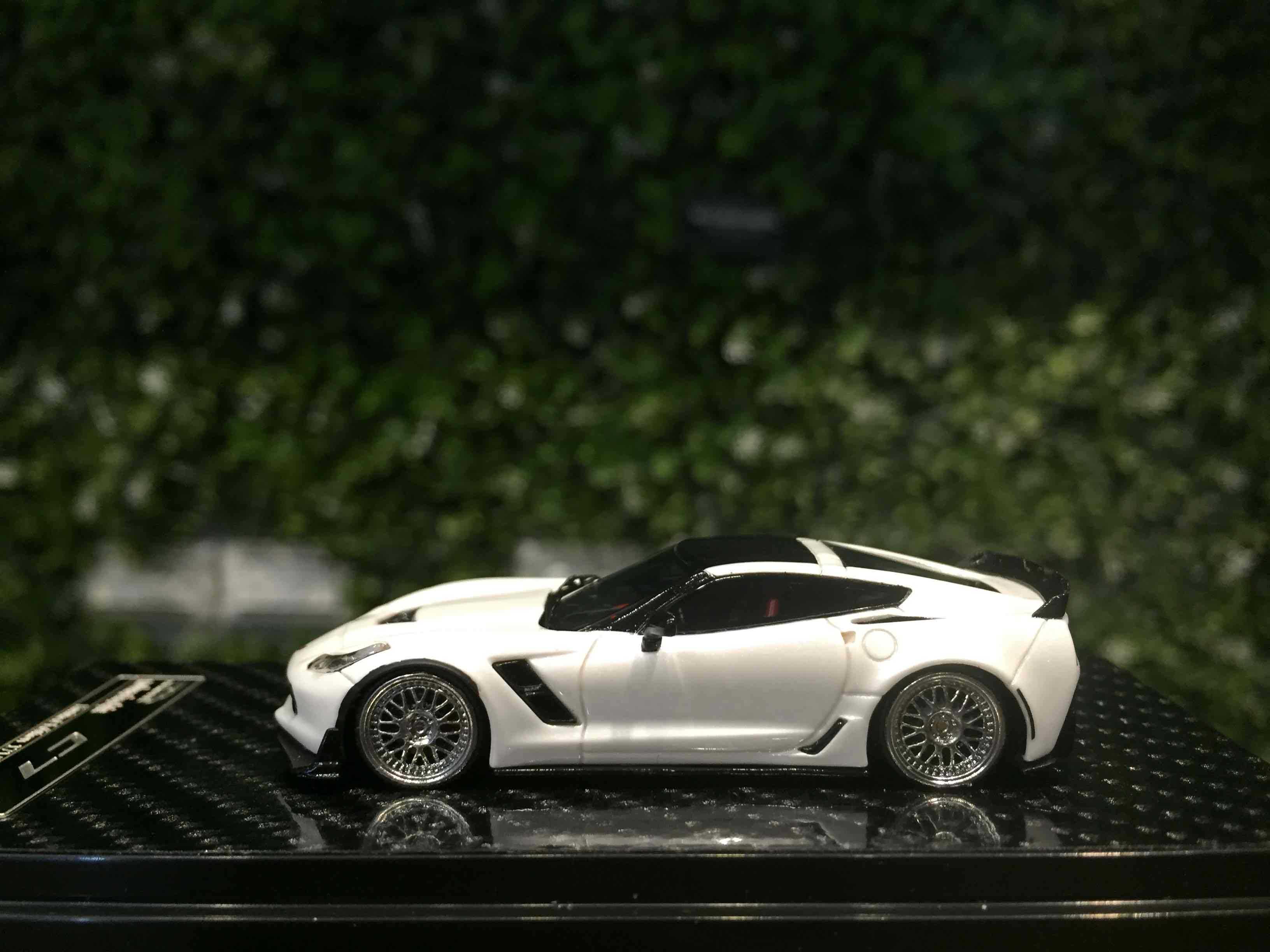 1/64 YM-Model Chevrolet Corvette C7 Bagged White【MGM】