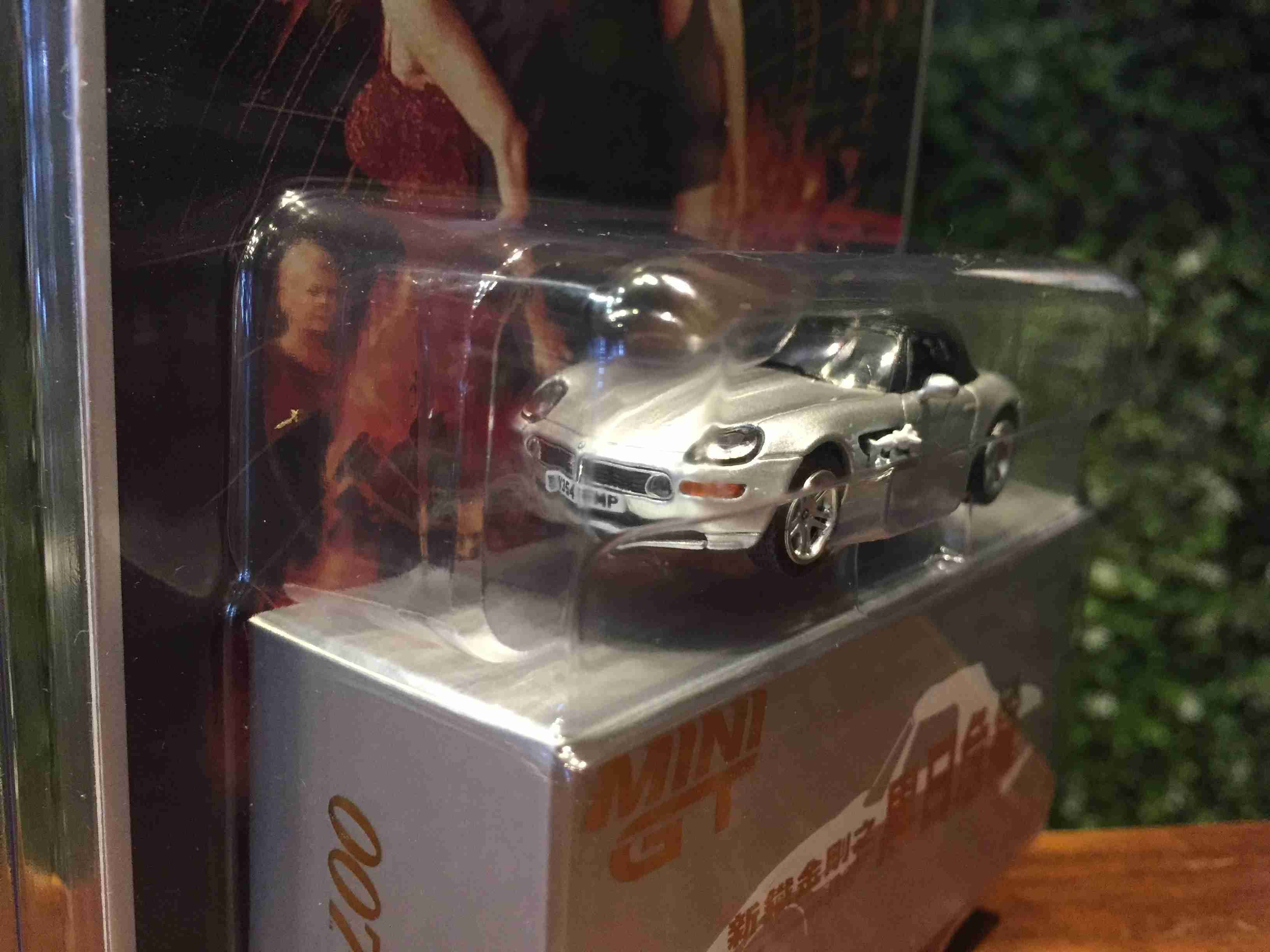 1/64 MiniGT BMW Z8 007 TheWorldIsNotEnough MGT00906007TC【MGM