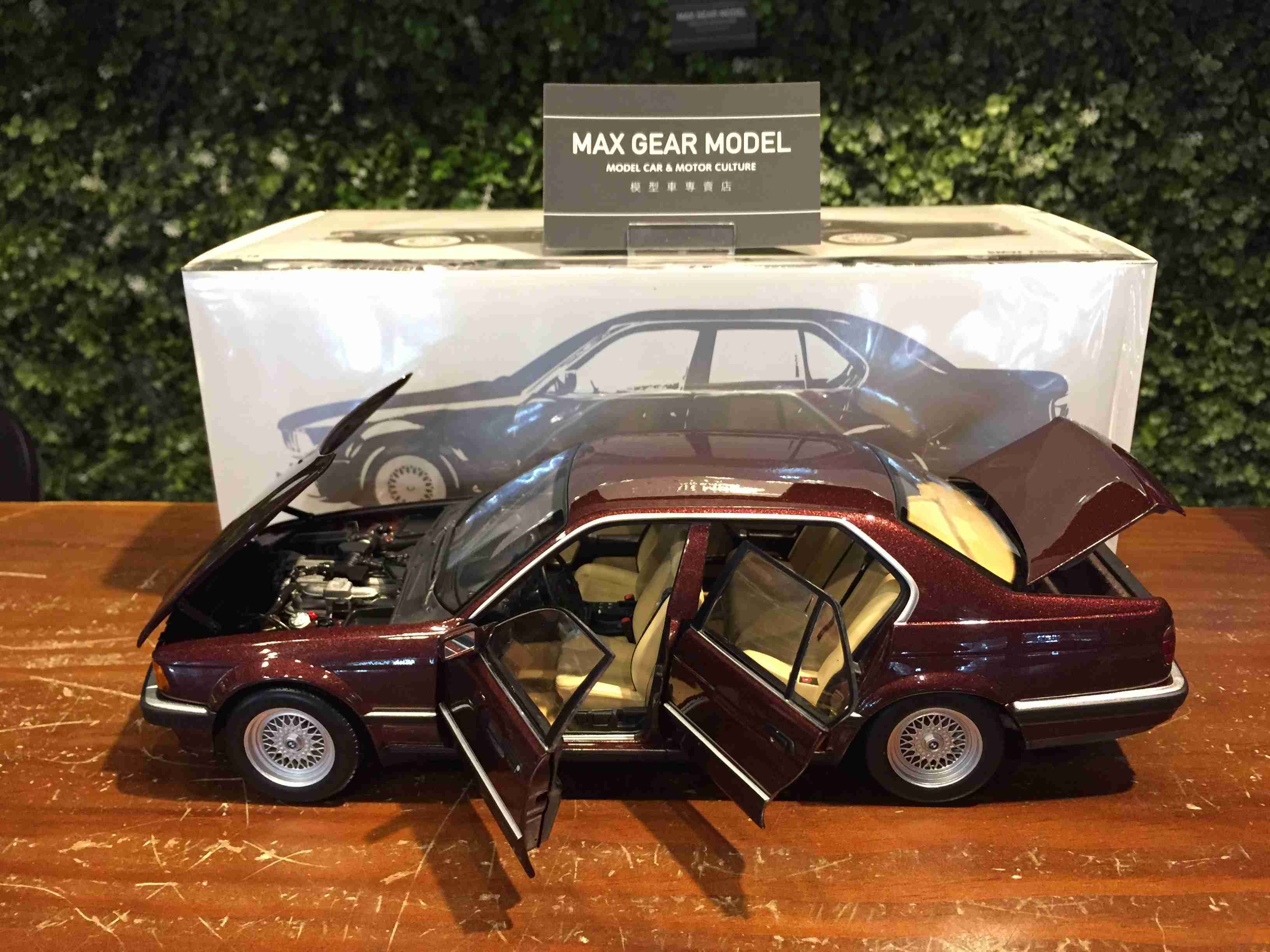 1/18 Minichamps BMW 730i (E32) 1986 Red 113023007【MGM】