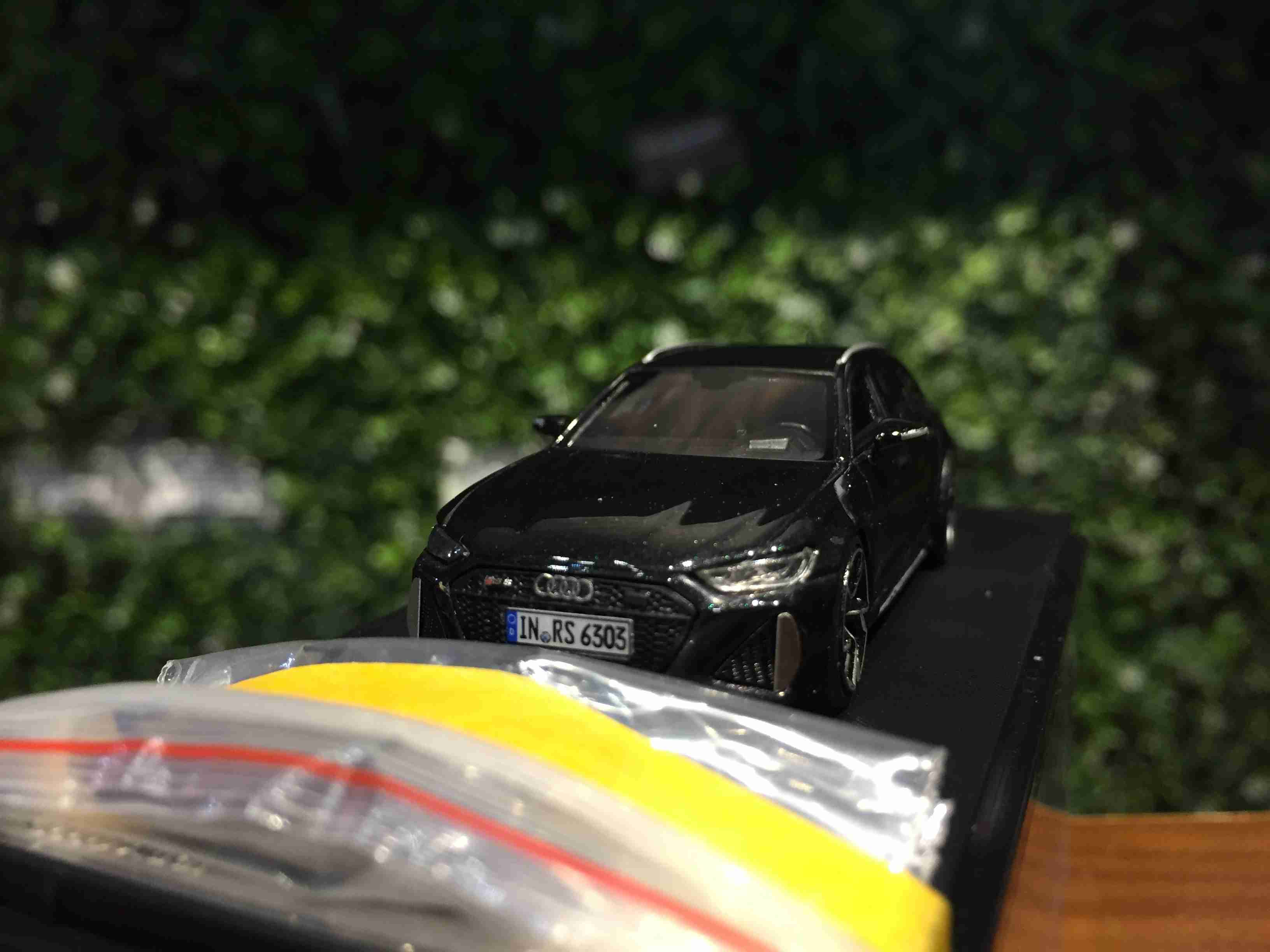 1/64 StanceHunter Audi RS6 Avant (C8) Mythos Black【MGM】