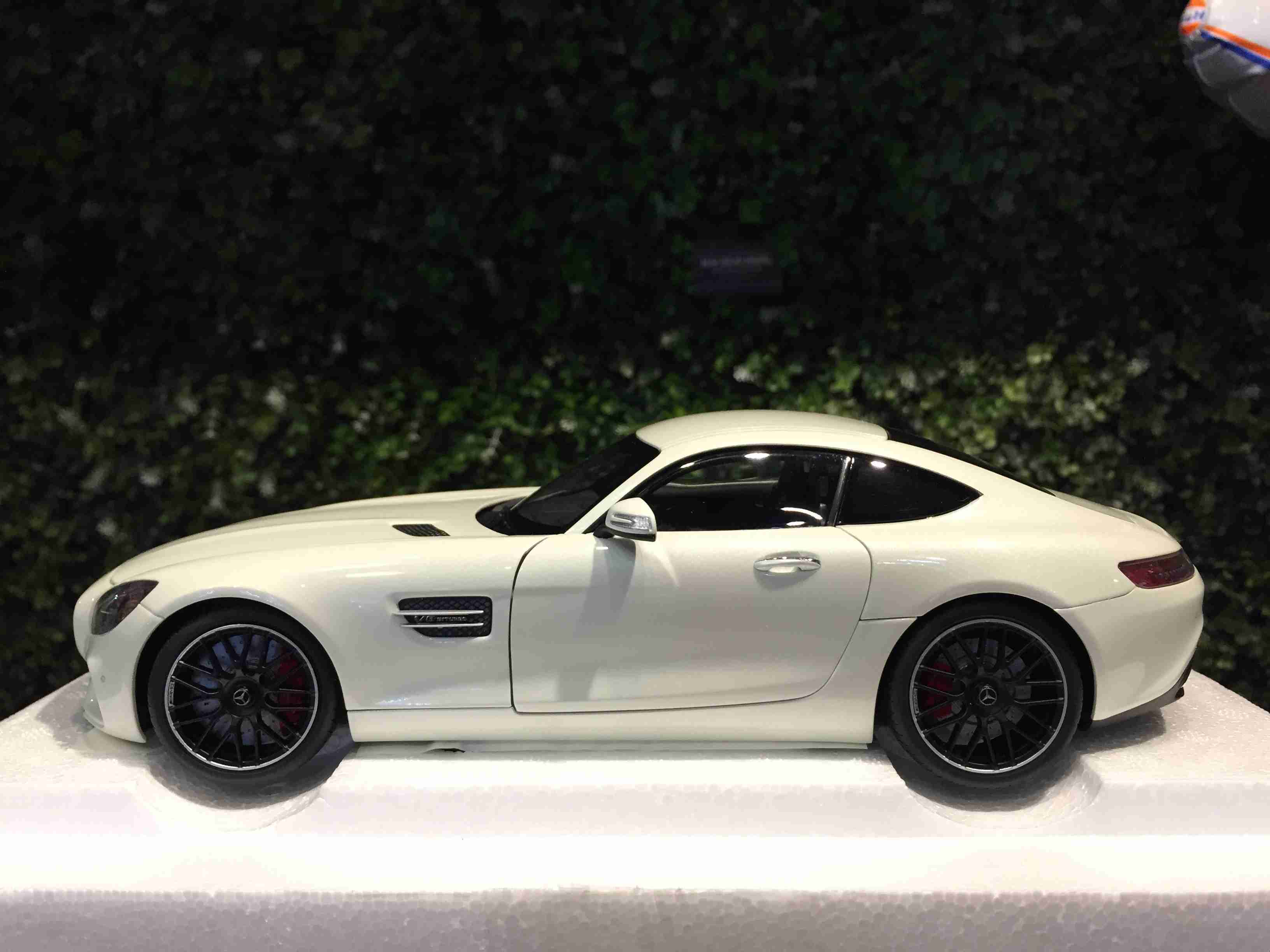 1/18 AUTOart Mercedes-AMG GTS Pearl White 76311【MGM】