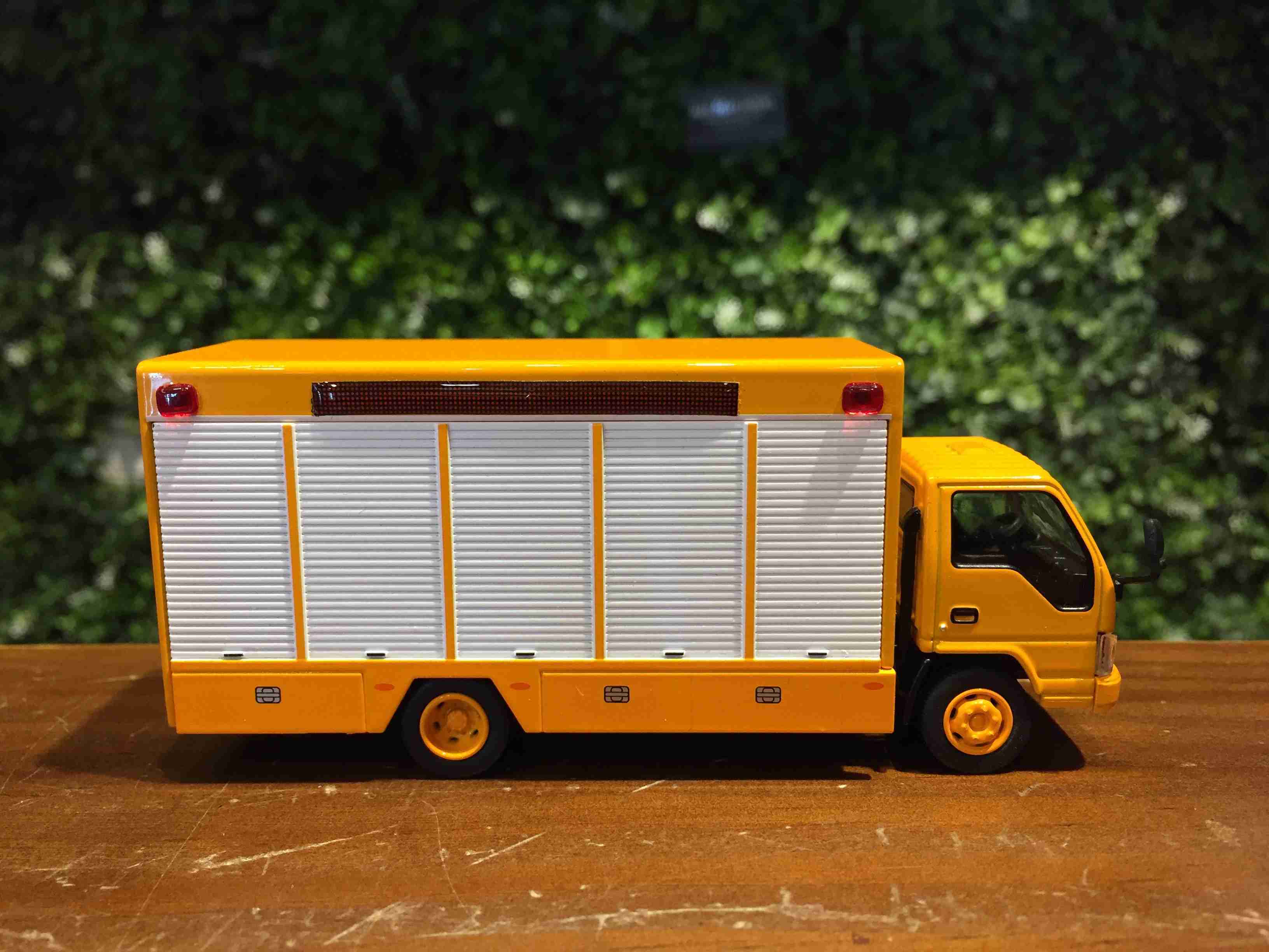 1/64 GCD Isuzu ELF N-Series Construction Truck KS00212【MGM】