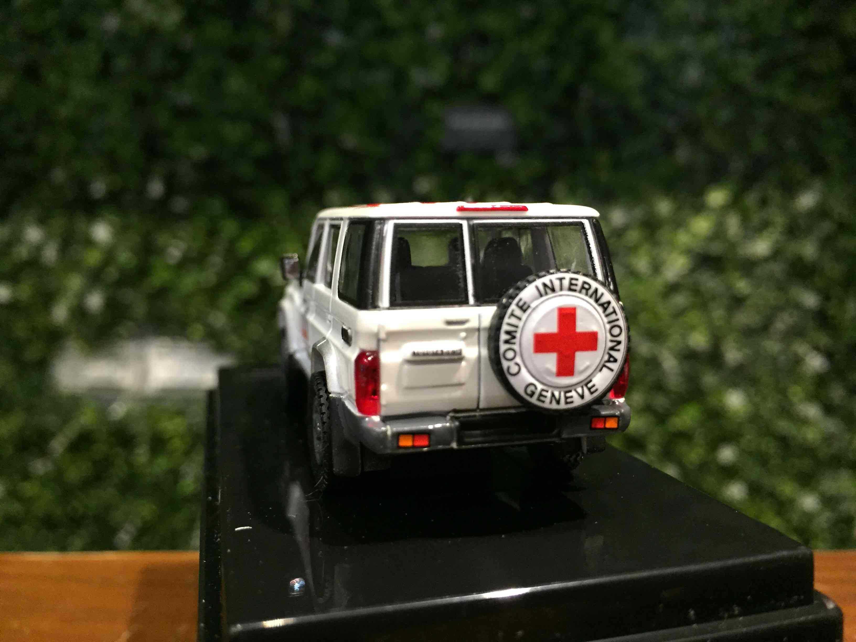 1/64 Paragon Toyota Land Cruiser LC76 Red Cross PA55318【MGM】