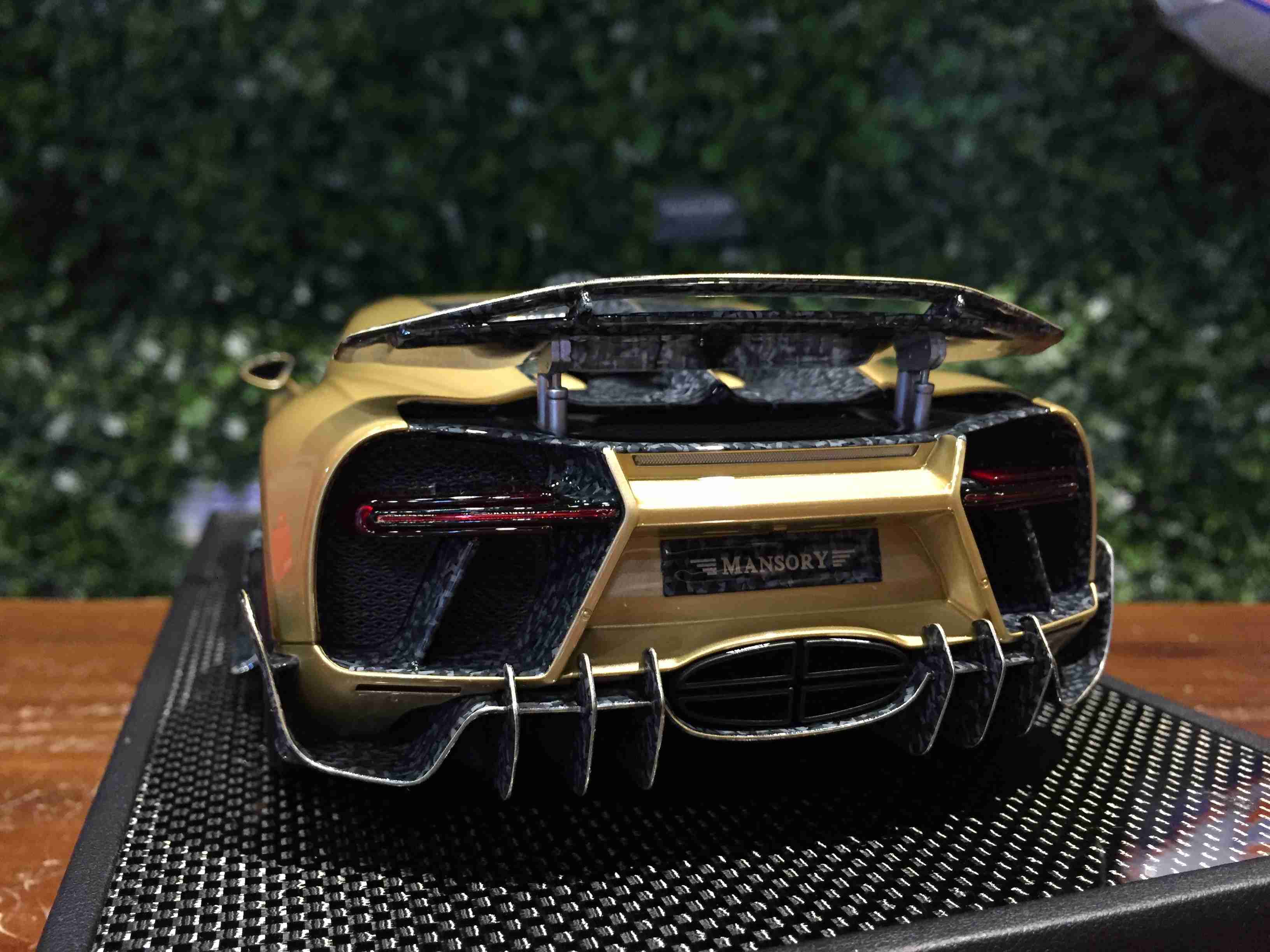 1/18 Mansory Centuria Bugatti Chiron Gold MY18CECG【MGM】