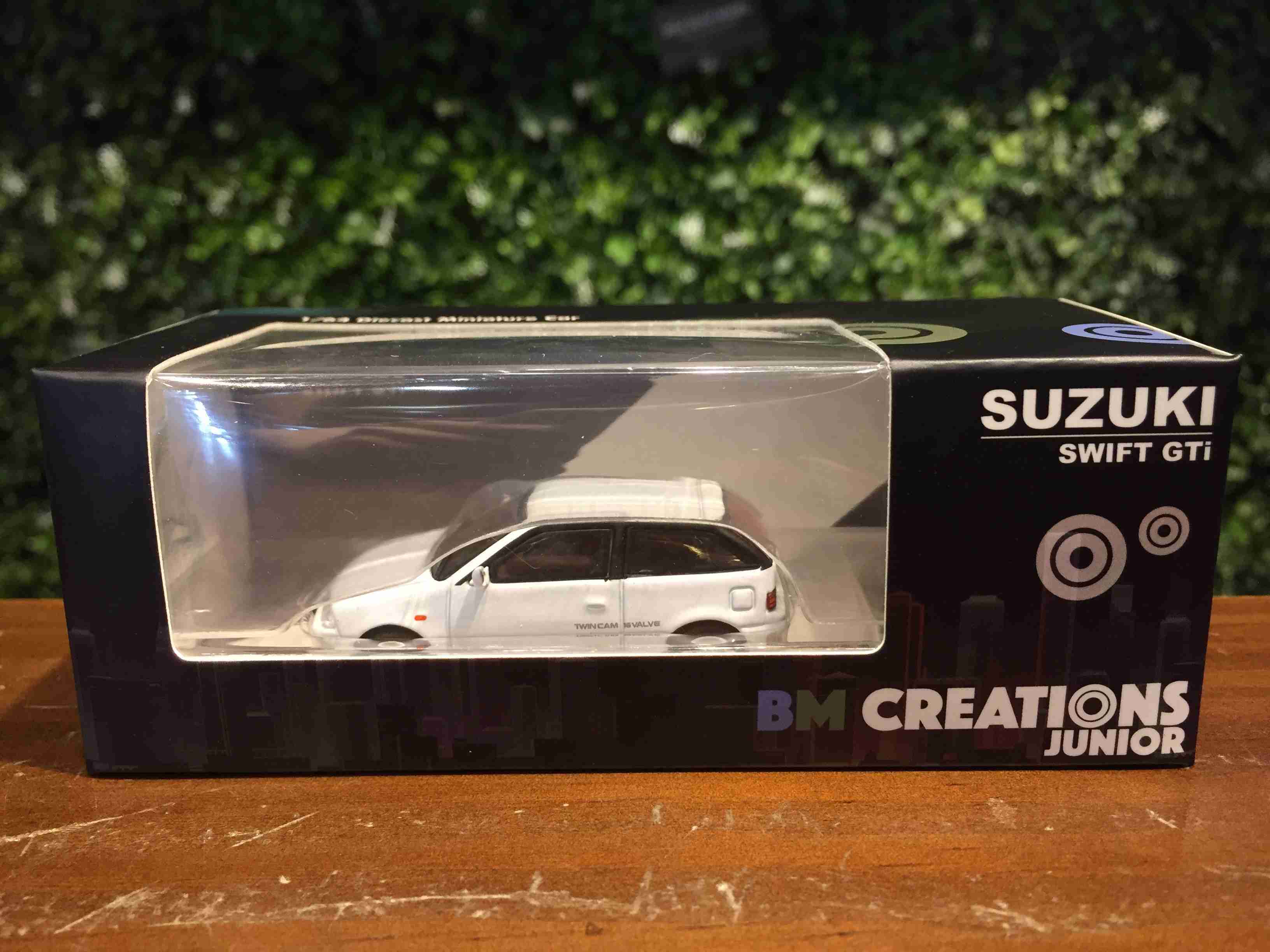 1/64 BM Creations Suzuki Swift 1989 White 64b0028【MGM】