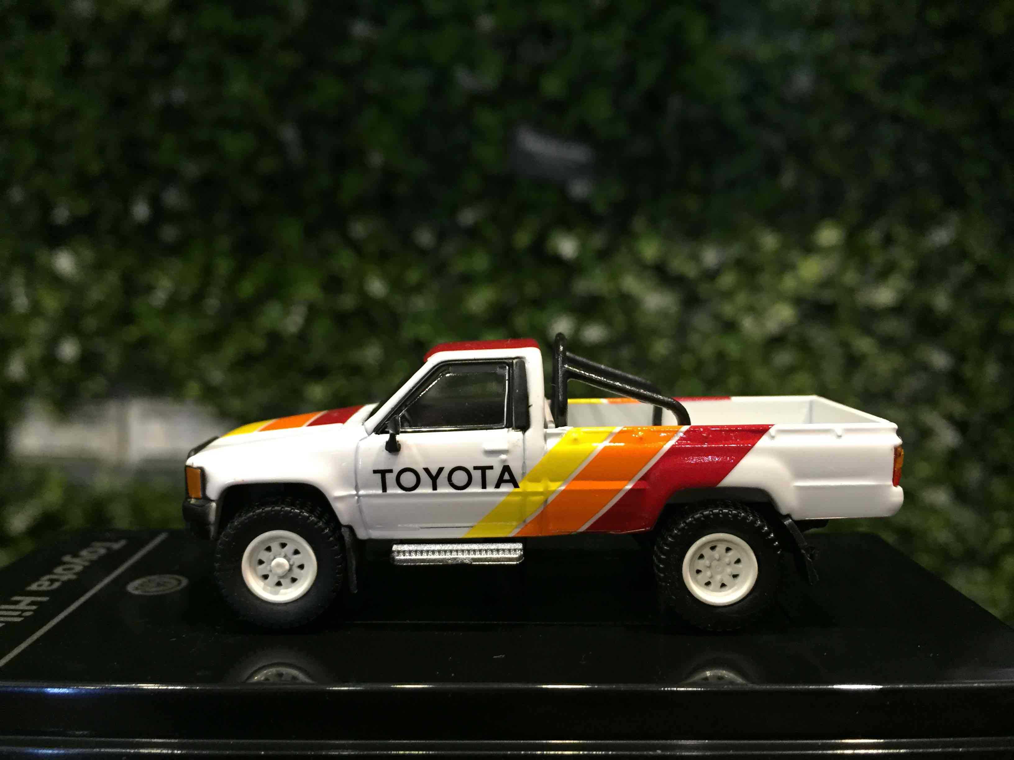 1/64 Paragon Toyota Hilux SingleCab TRD Ironman PA55525【MGM】