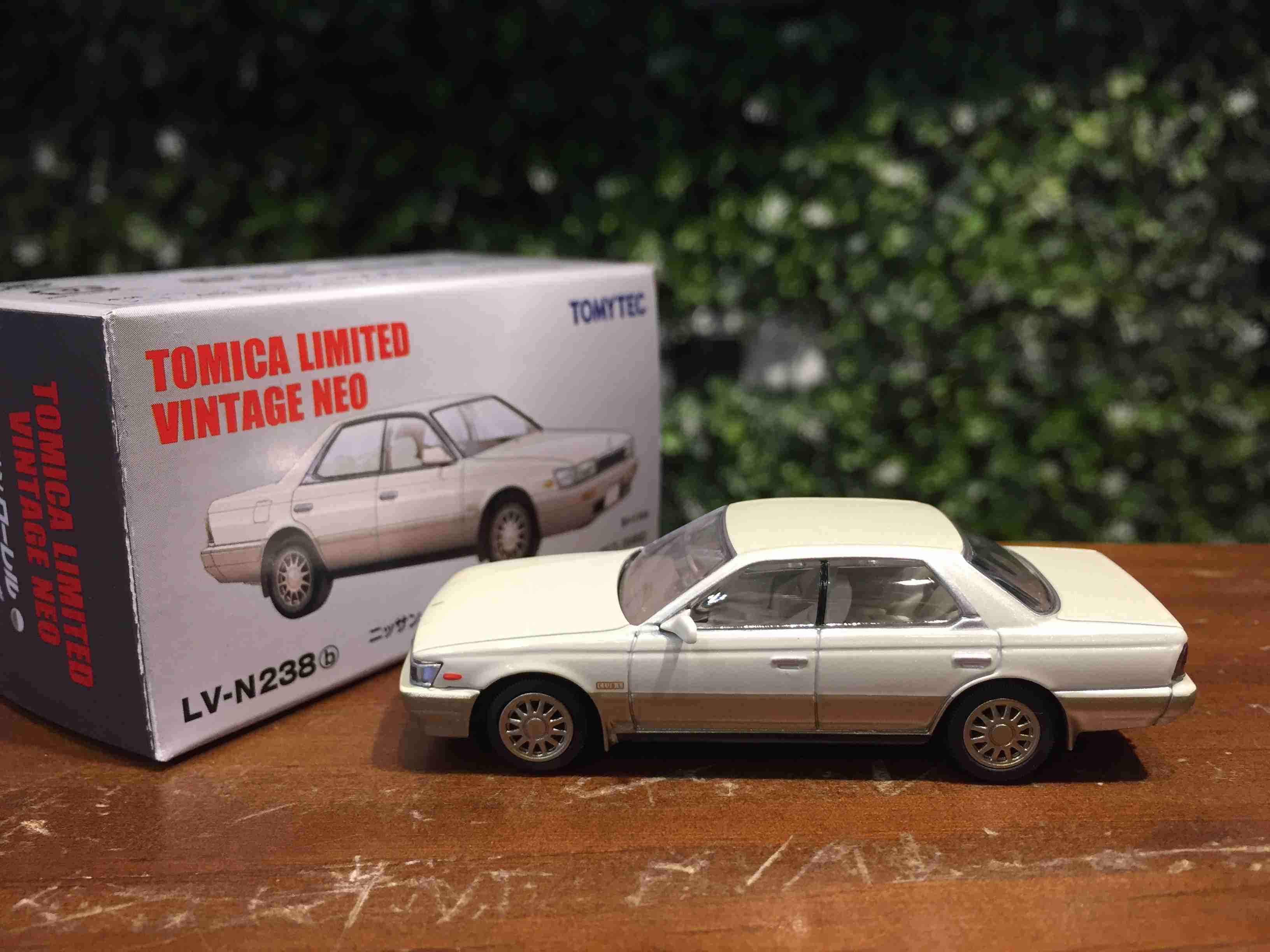 1/64 Tomica Nissan Laurel Twin Cam 24 V Turbo LV-N238b【MGM】