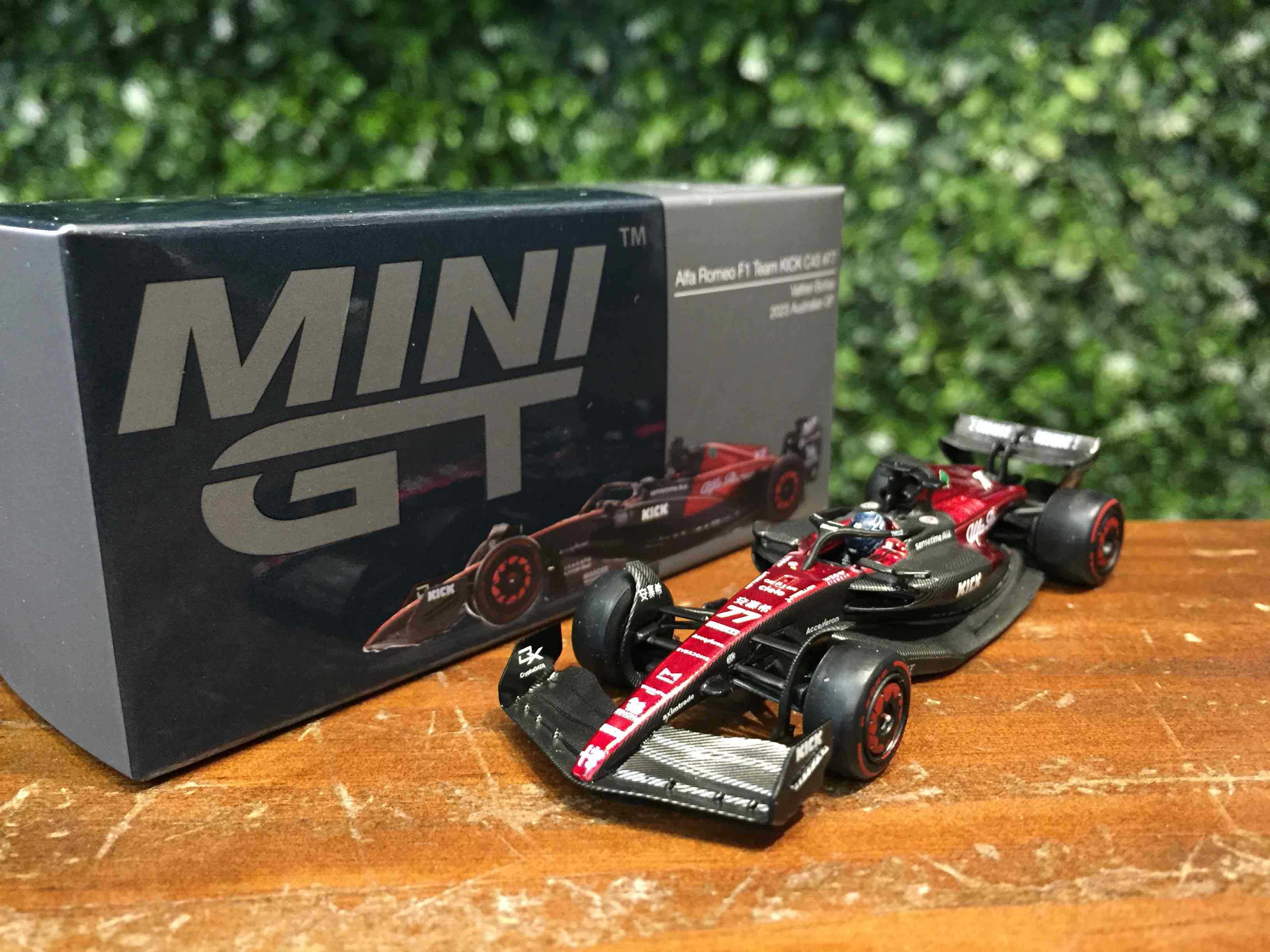 1/64 MiniGT Alfa Romeo C43 Valtteri Bottas MGT00729L【MGM】