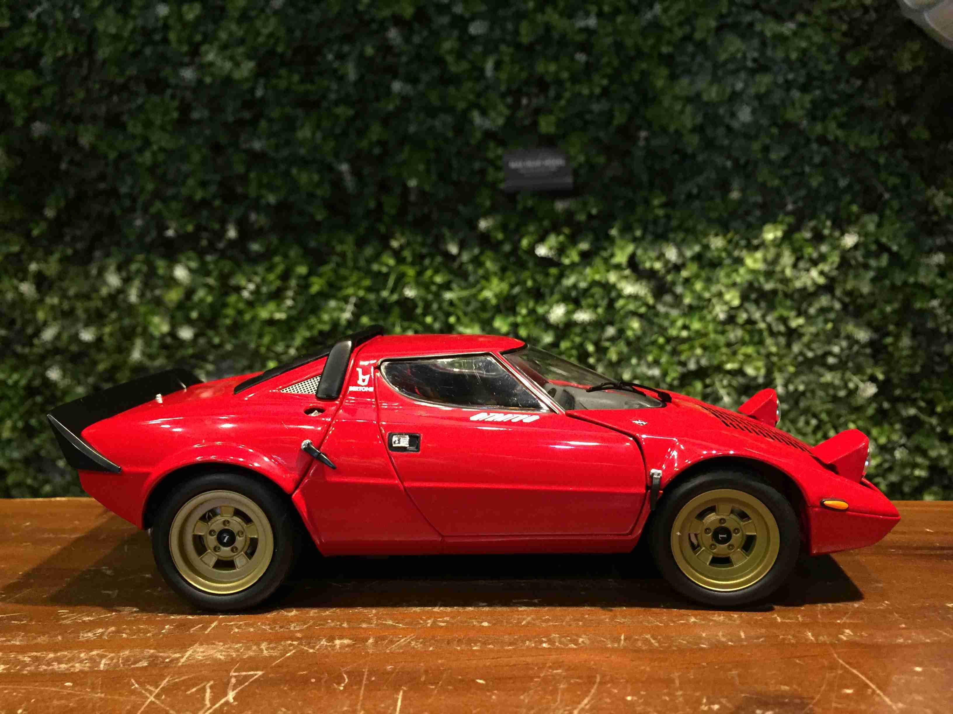 1/18 Kyosho Lancia Stratos HF 1977 Red 08130R【MGM】