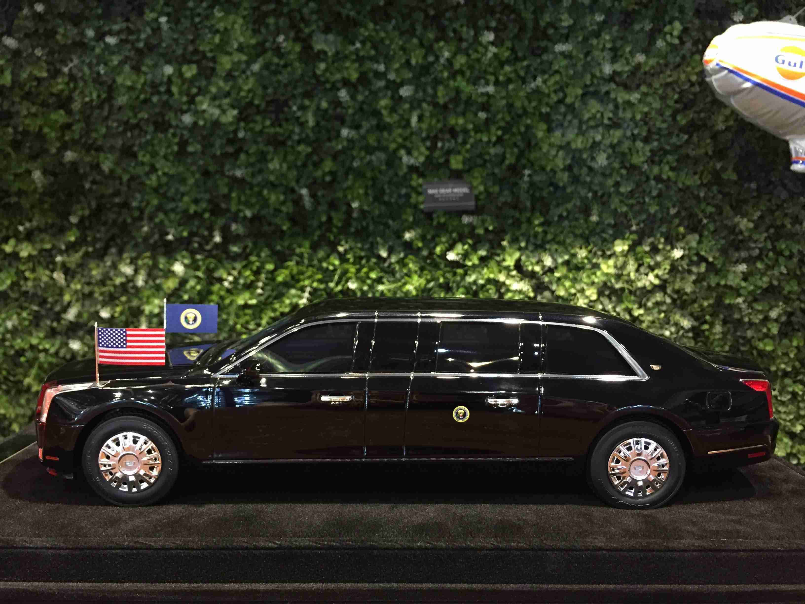 1/18 Motorhelix President Limousine The Beast MHDC18001【MGM】