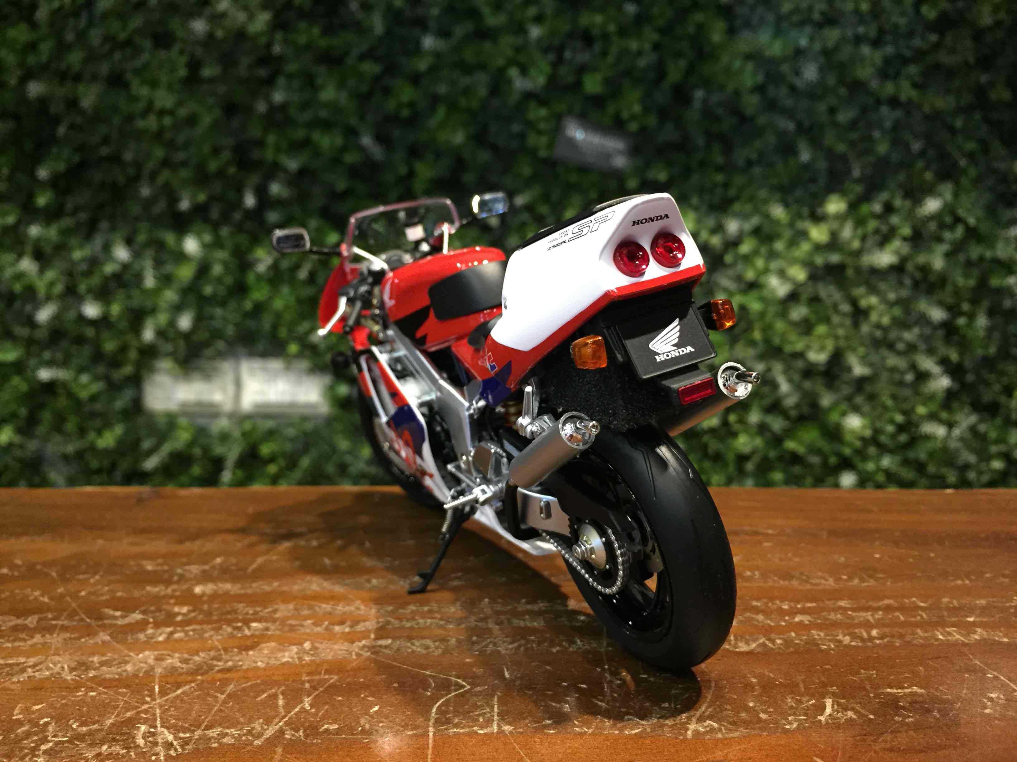 1/12 LCD Models Honda NSR250R SP Red LCDM03RE【MGM】