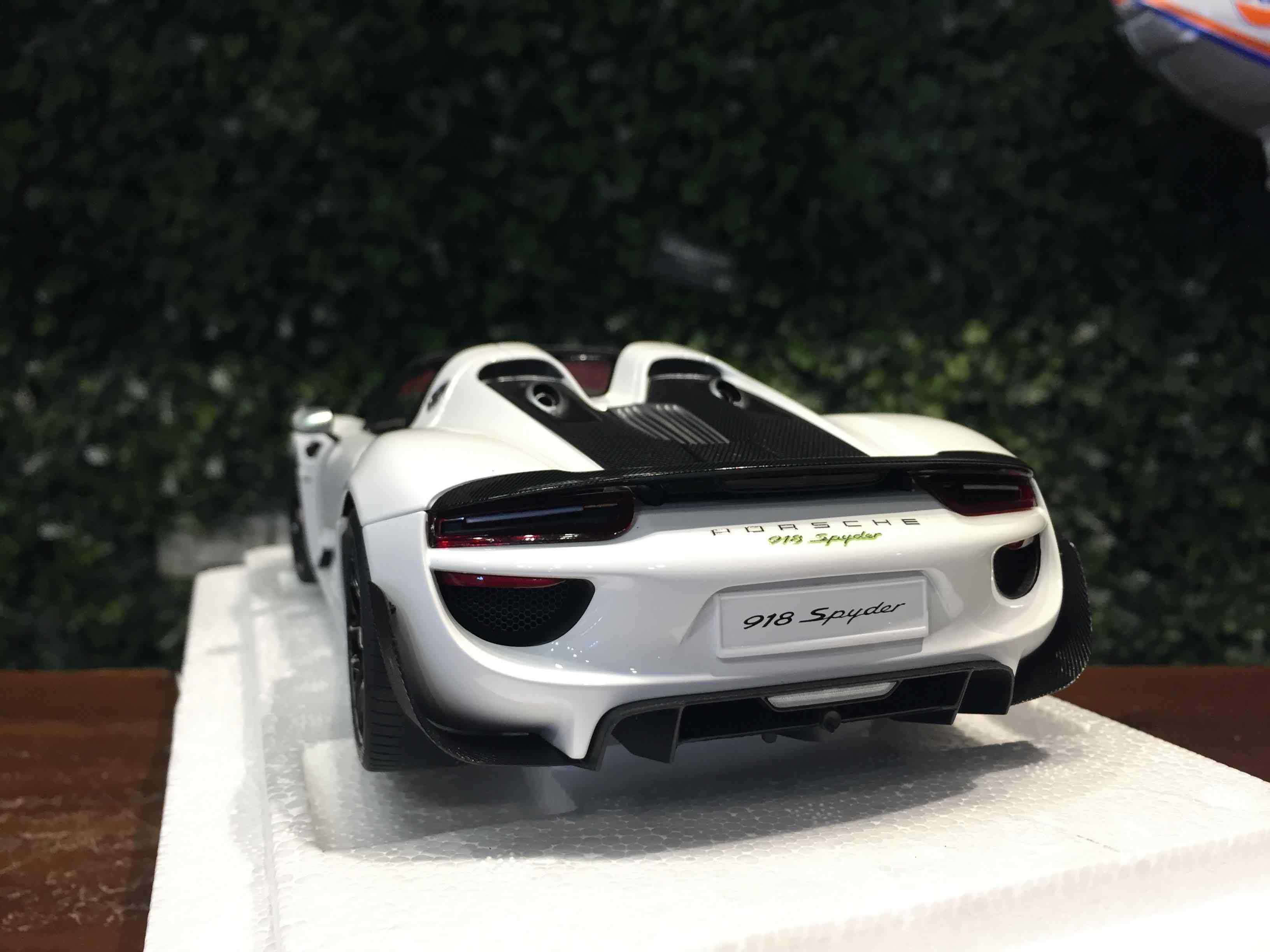 1/18 AUTOart Porsche 918 Spyder Weissach Package 77920【MGM】