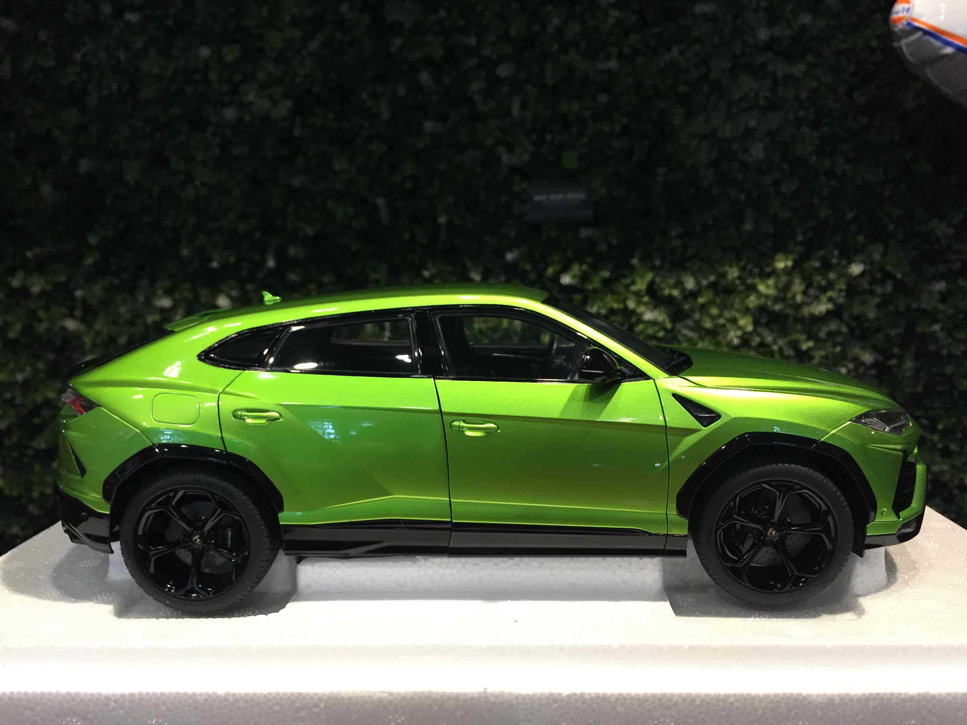 1/18 AUTOart Lamborghini Urus Pearl Green 79169【MGM】