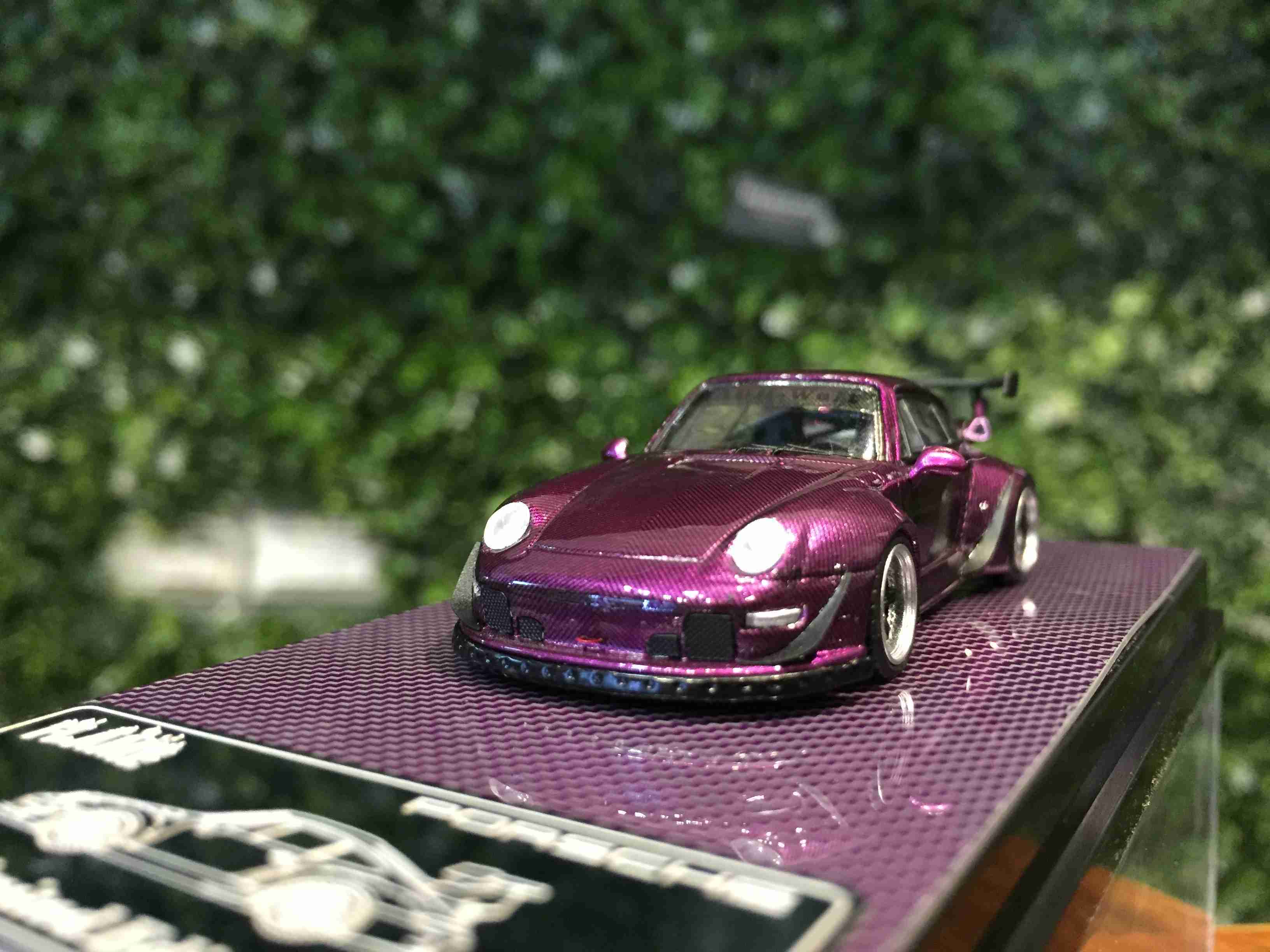 1/64 Flame RWB Porsche 911 (993) Purple Carbon【MGM】
