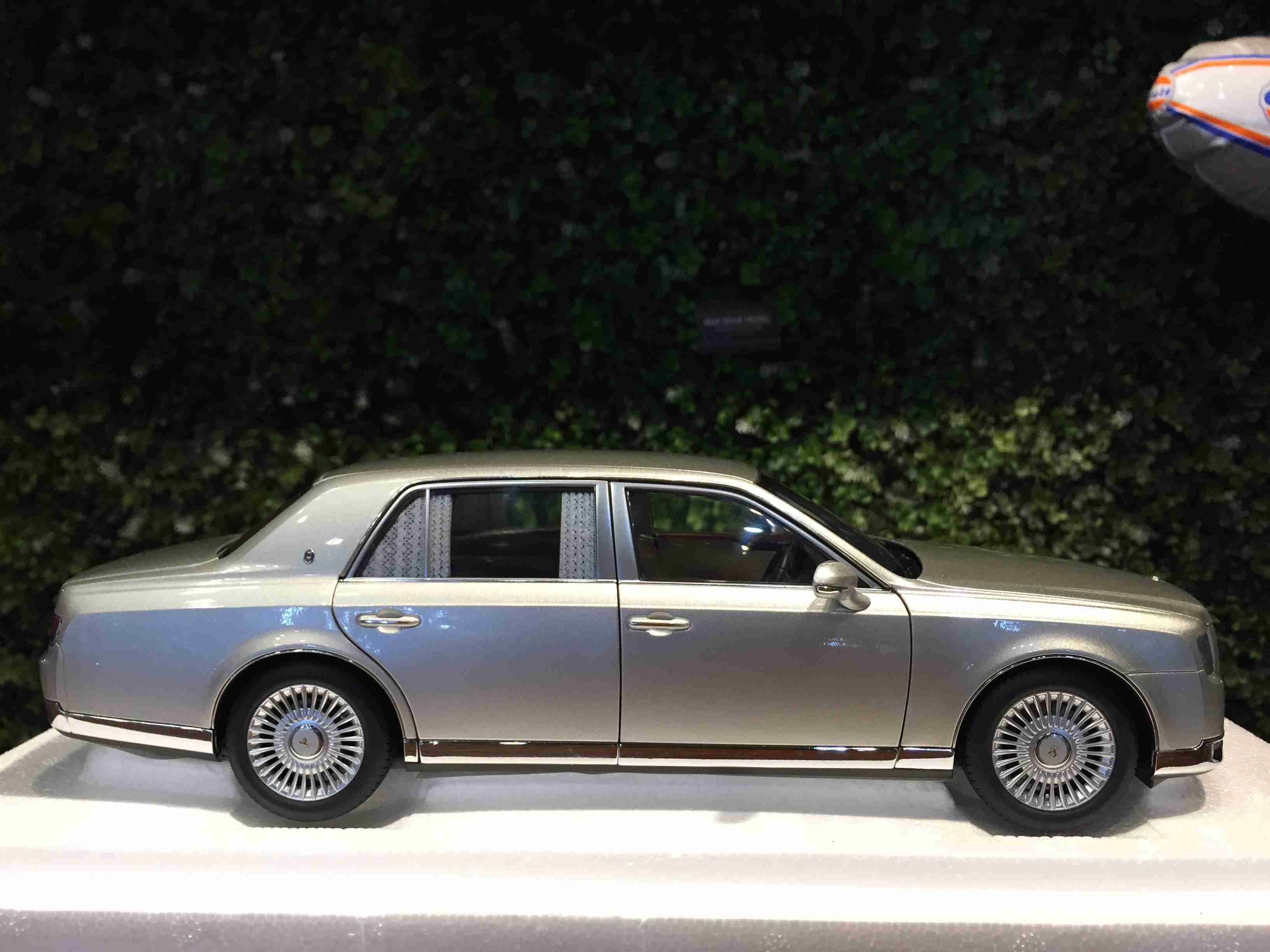 1/18 AUTOart Toyota Century Silver 78770【MGM】