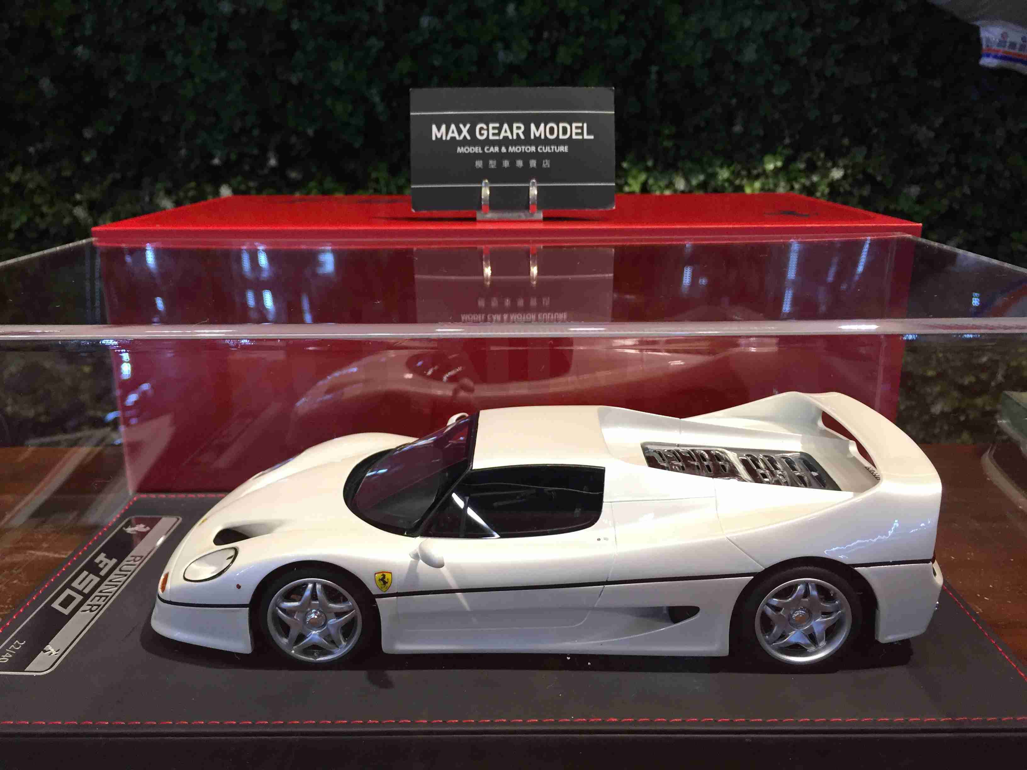 1/18 Runner Ferrari F50 Pearl White ZD1811WH【MGM】