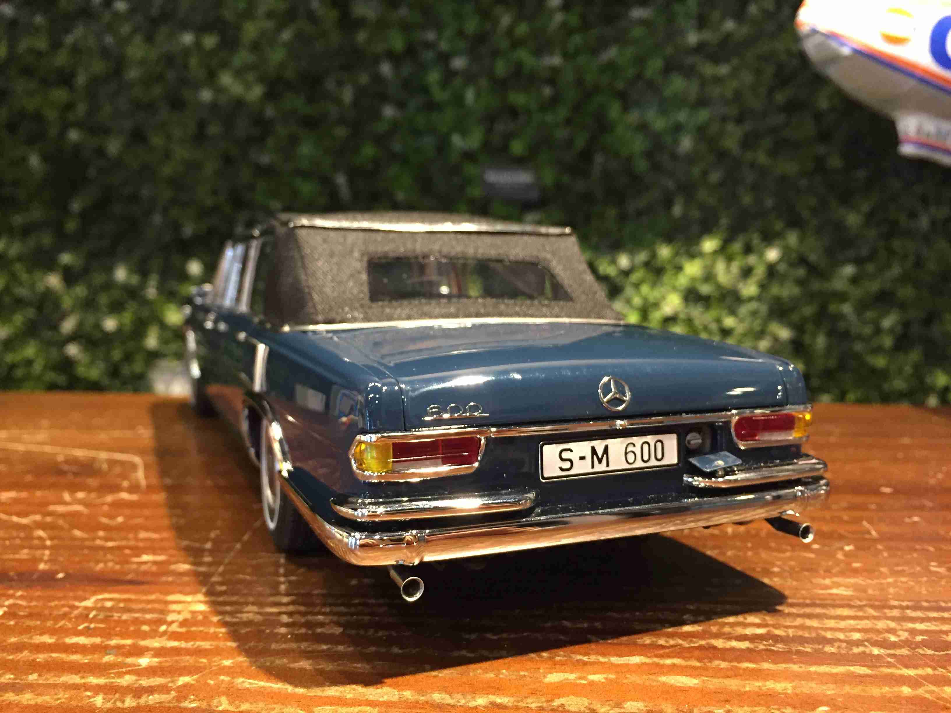 1/18 CMC Mercedes-Benz 600 Pullman W100 Landaulet M205【MGM】