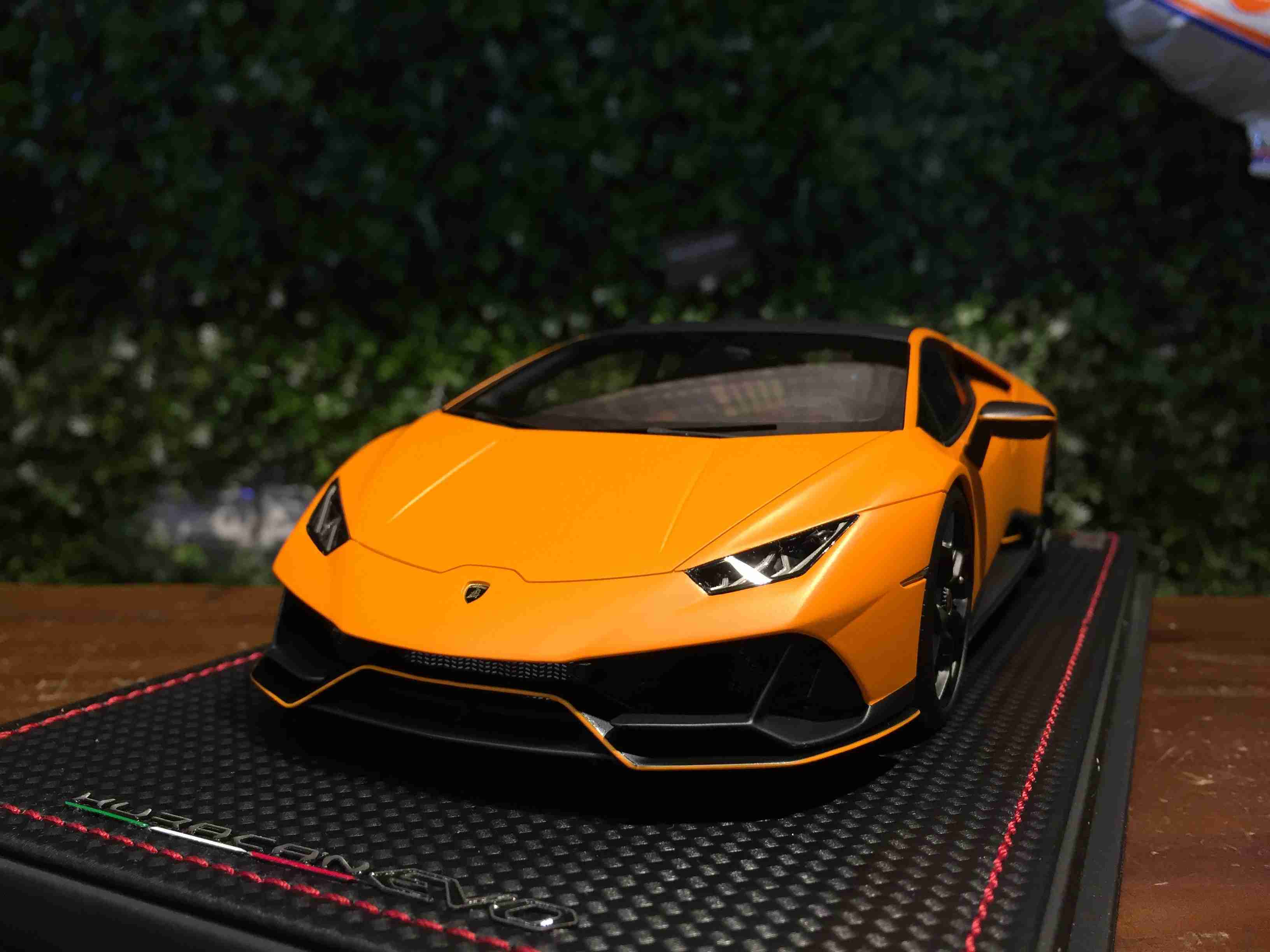 1/18 MR Lamborghini Huracan EVO FluoCapsule LAMBO038FCE【MGM】