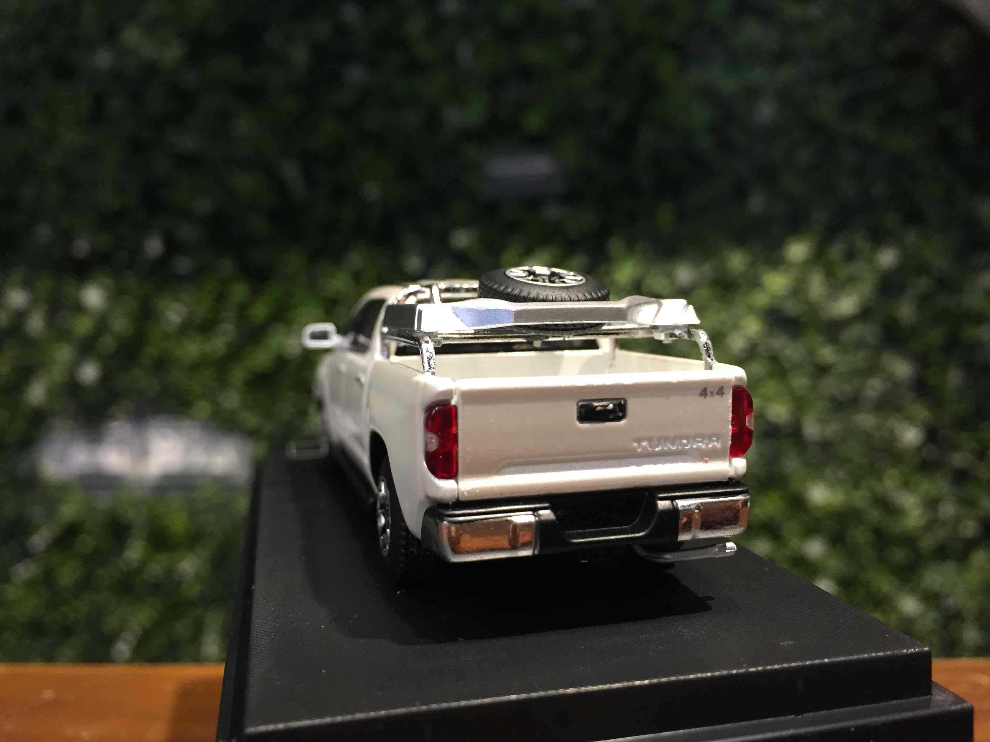 1/64 SuperModel Toyota Tundra PickUp Pearl White【MGM】