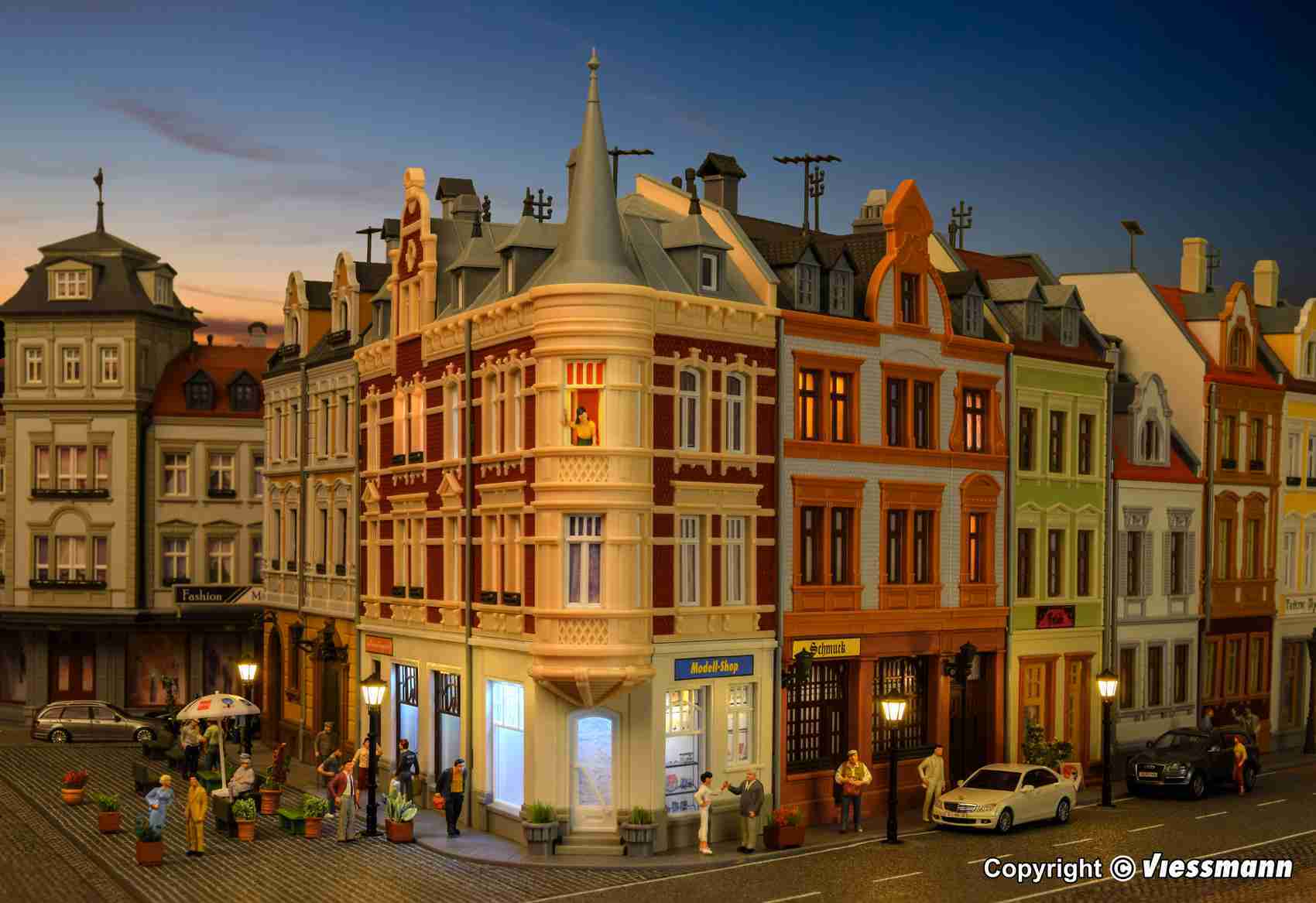 Mini 現貨 Kibri 38295 HO規 轉角房屋 附人物和照明.套件